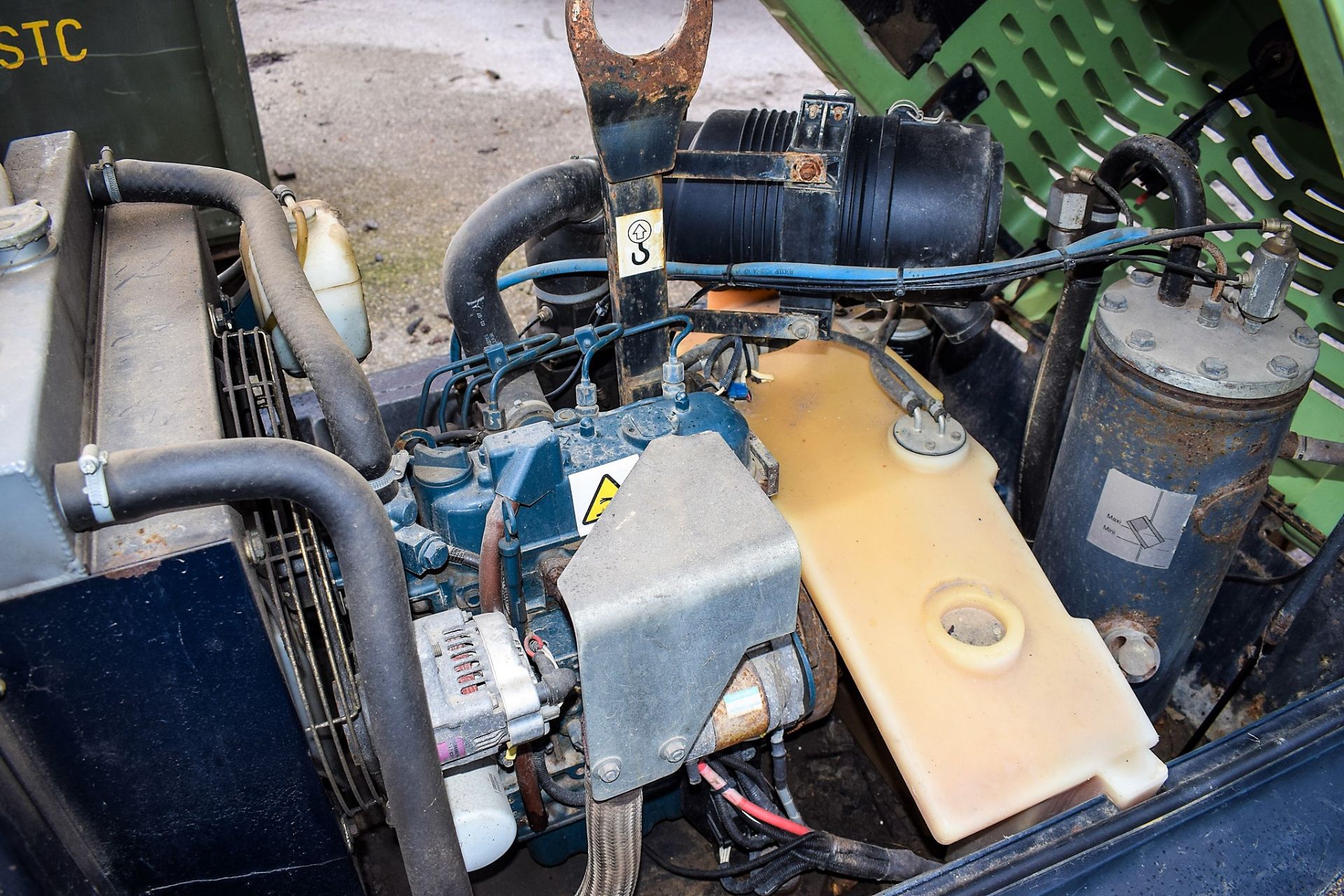 Sullair 85 cfm diesel driven mobile air compressor Year: 2007 Recorded Hours: 956 1014 - Image 3 of 3