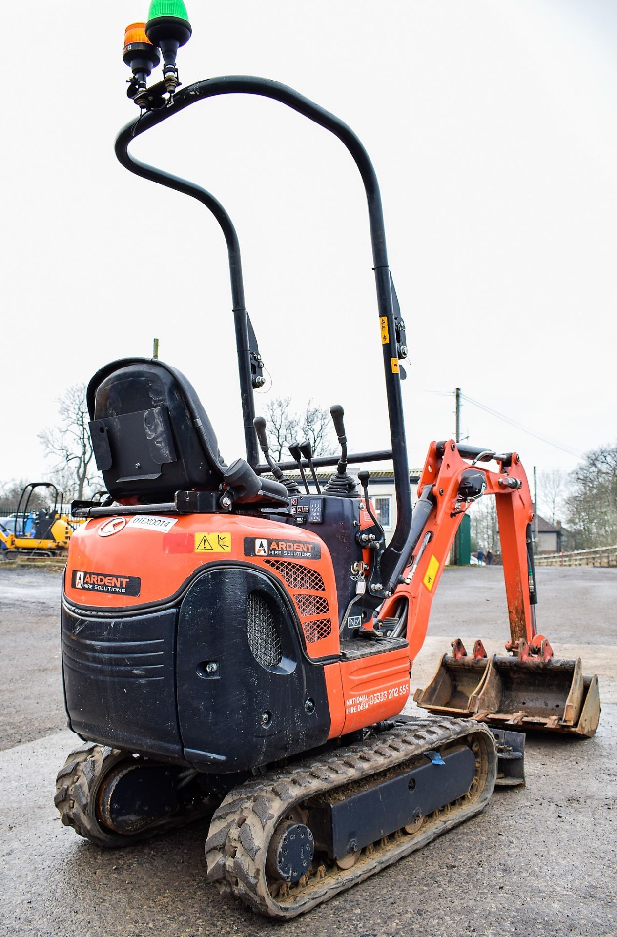 Kubota KX008-3 0.8 tonne rubber tracked micro excavator Year: 2017 S/N: 29295 Recorded Hours: 337 - Image 4 of 13