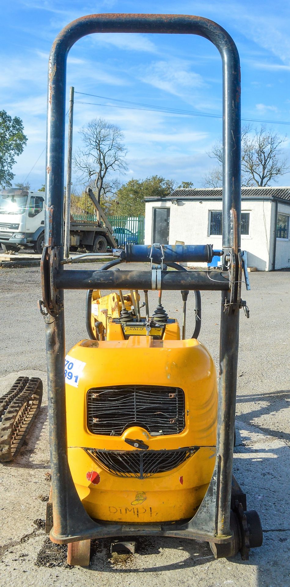 JCB 8008 0.8 tonne rubber tracked micro excavator Year: 2003 S/N: 1006445 Recorded Hours: 2525 blade - Image 6 of 12