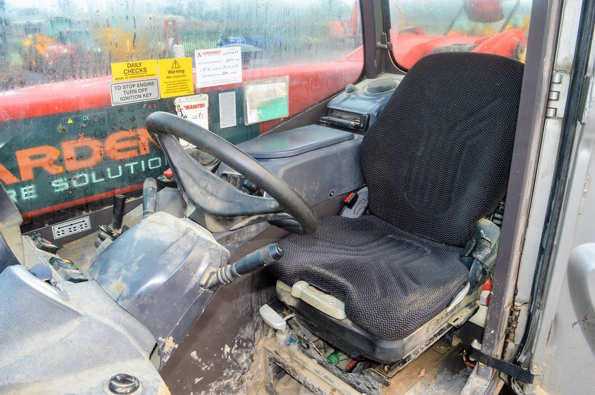 Manitou MT 625H Comfort 6 metre telescopic handler  Year: 2015 S/N: 951243 Recorded hours: 3238 c/ - Image 12 of 13