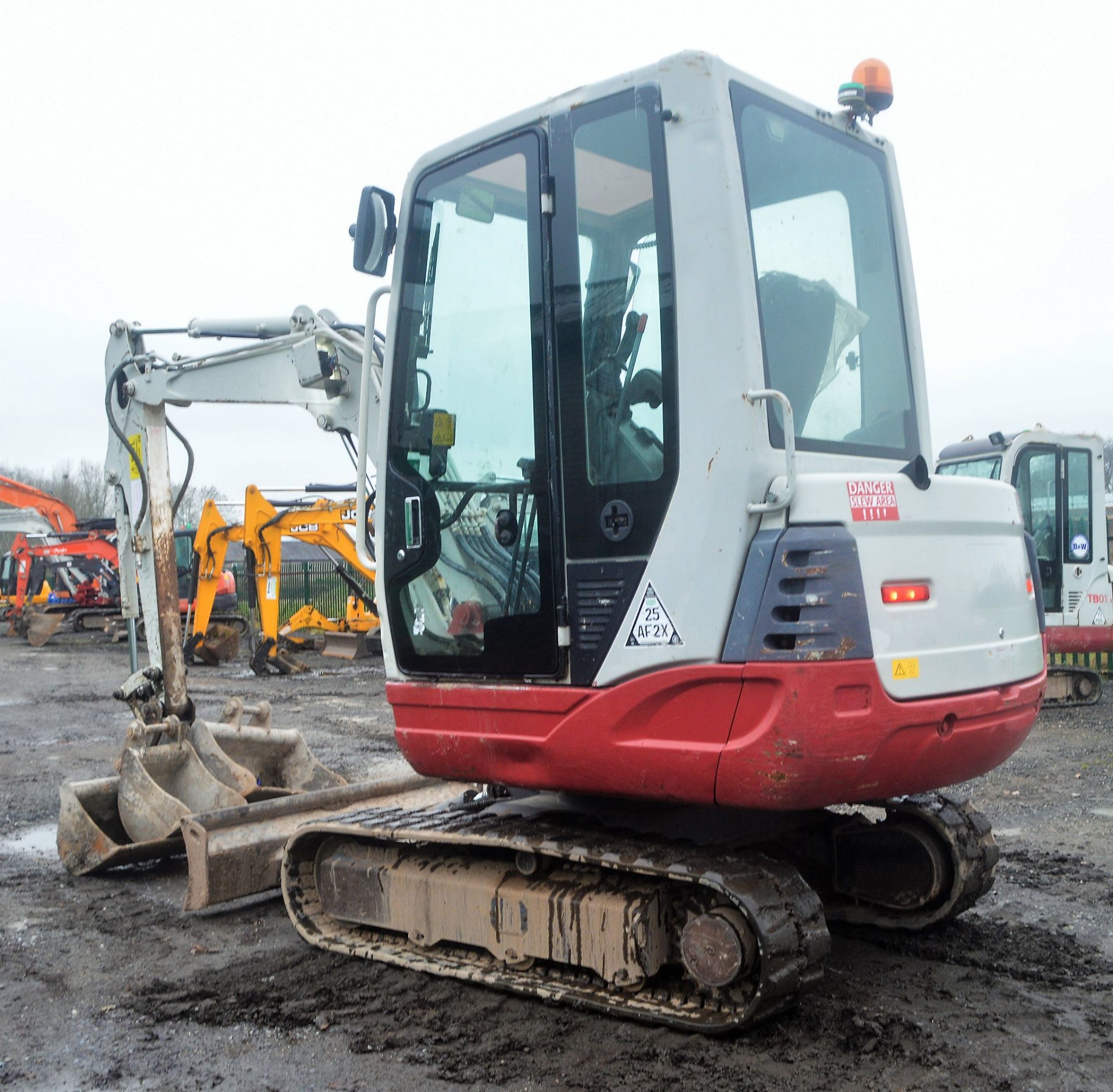 Takeuchi TB228 2.8 tonne rubber tracked excavator Year: 2012 S/N: 122801786 Recorded Hours: 4244 - Image 3 of 12