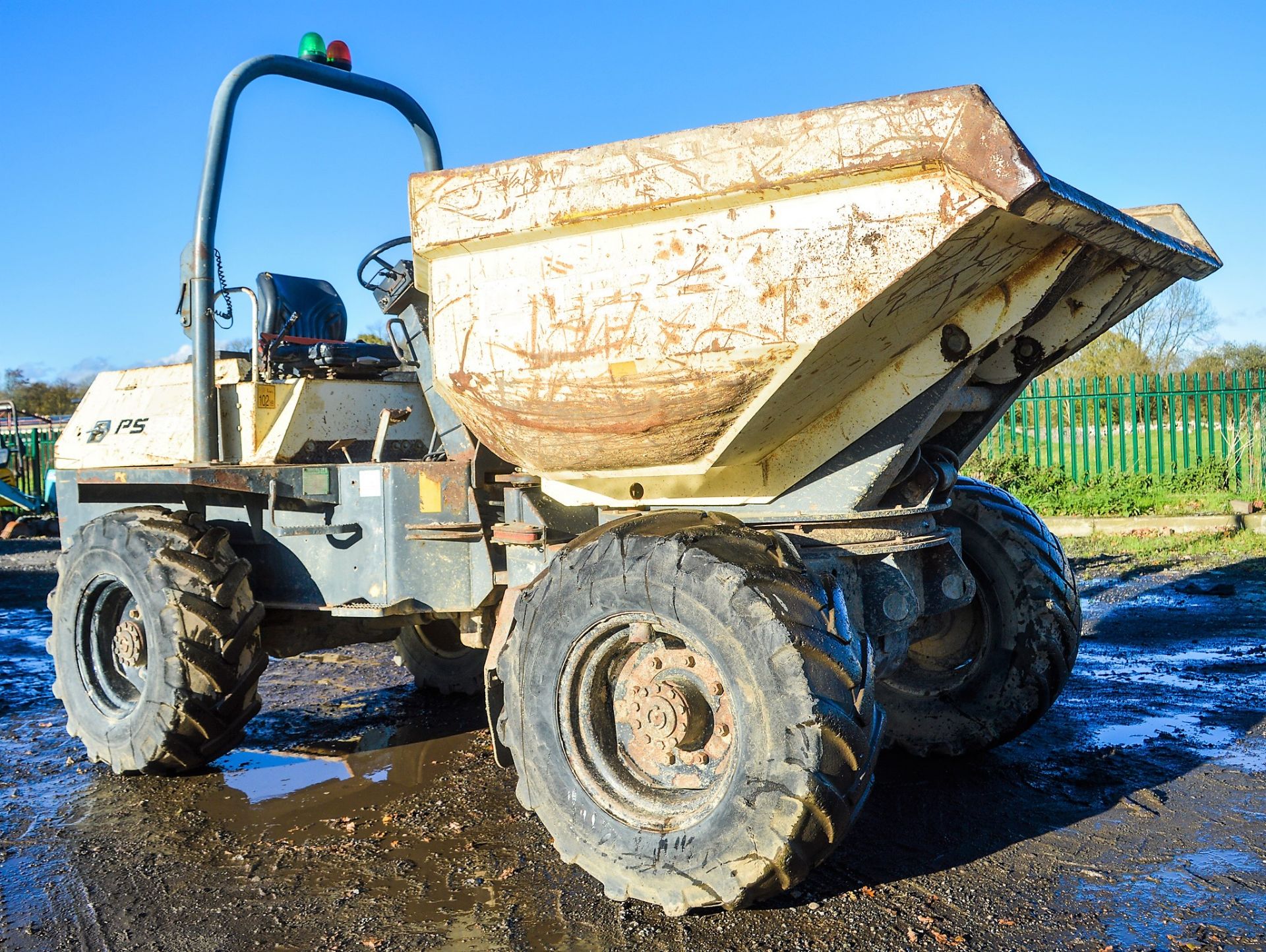 Benford Terex 6 tonne swivel skip dumper Year: 2006 S/N: E606FX136 Recorded Hours: Not displayed ( - Image 2 of 12