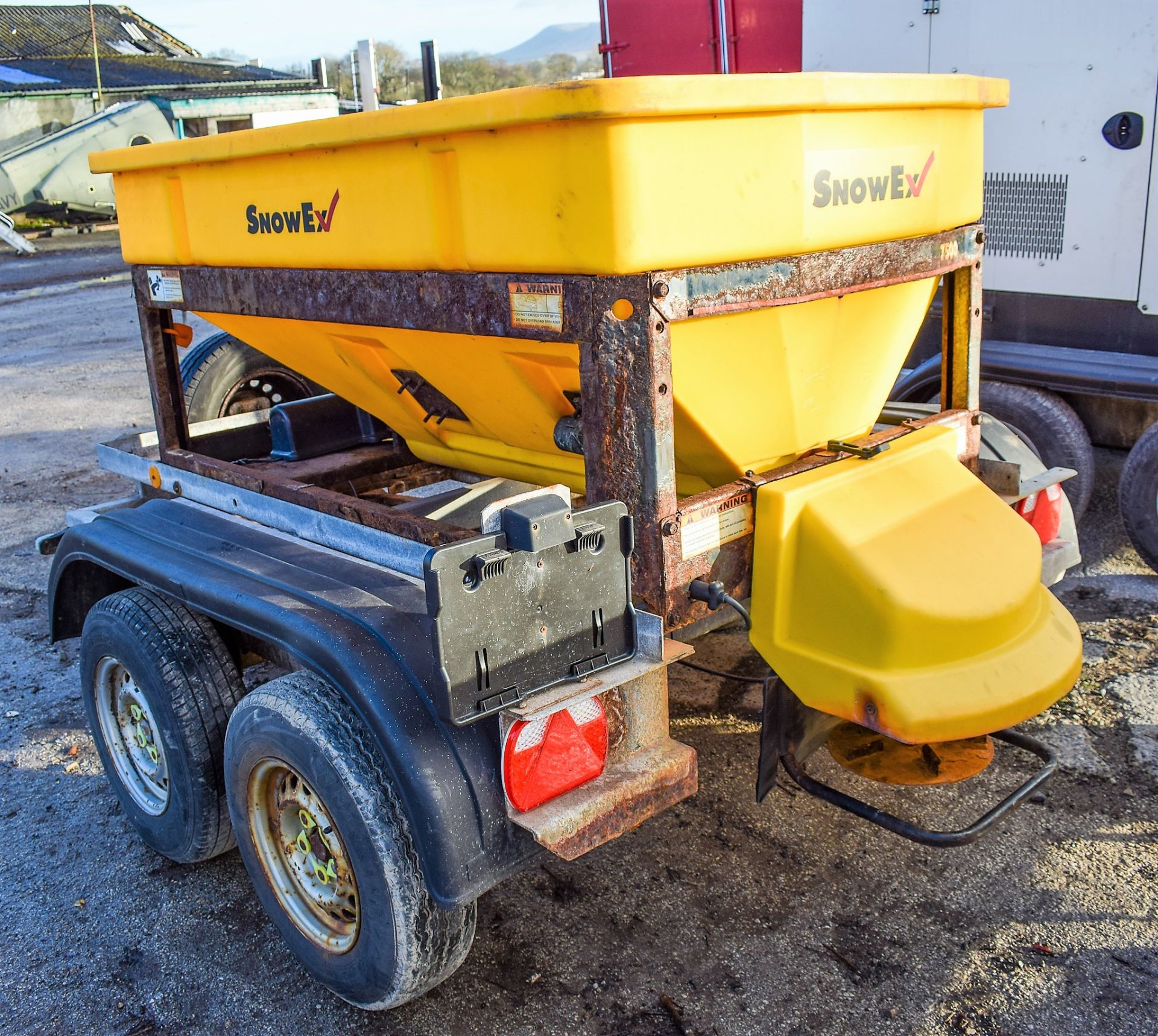 Snow Ex trailer mounted salt gritter - Image 4 of 4