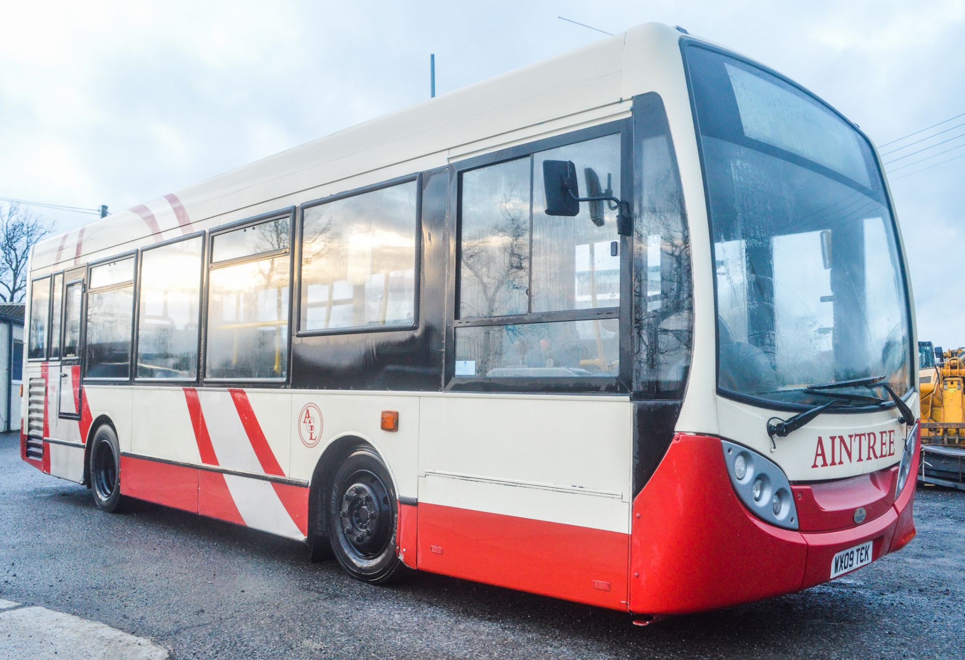 Alexander Dennis Dart 4 Enviro 2000 29 seat single deck service bus Registration Number: WX09 TCK - Bild 2 aus 10