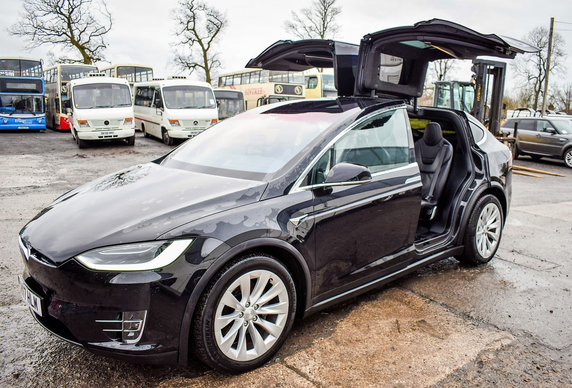 Tesla Model X 90 D dual motor 7 seat battery electric SUV Registration Number: GY17 HLM Date of - Bild 7 aus 14