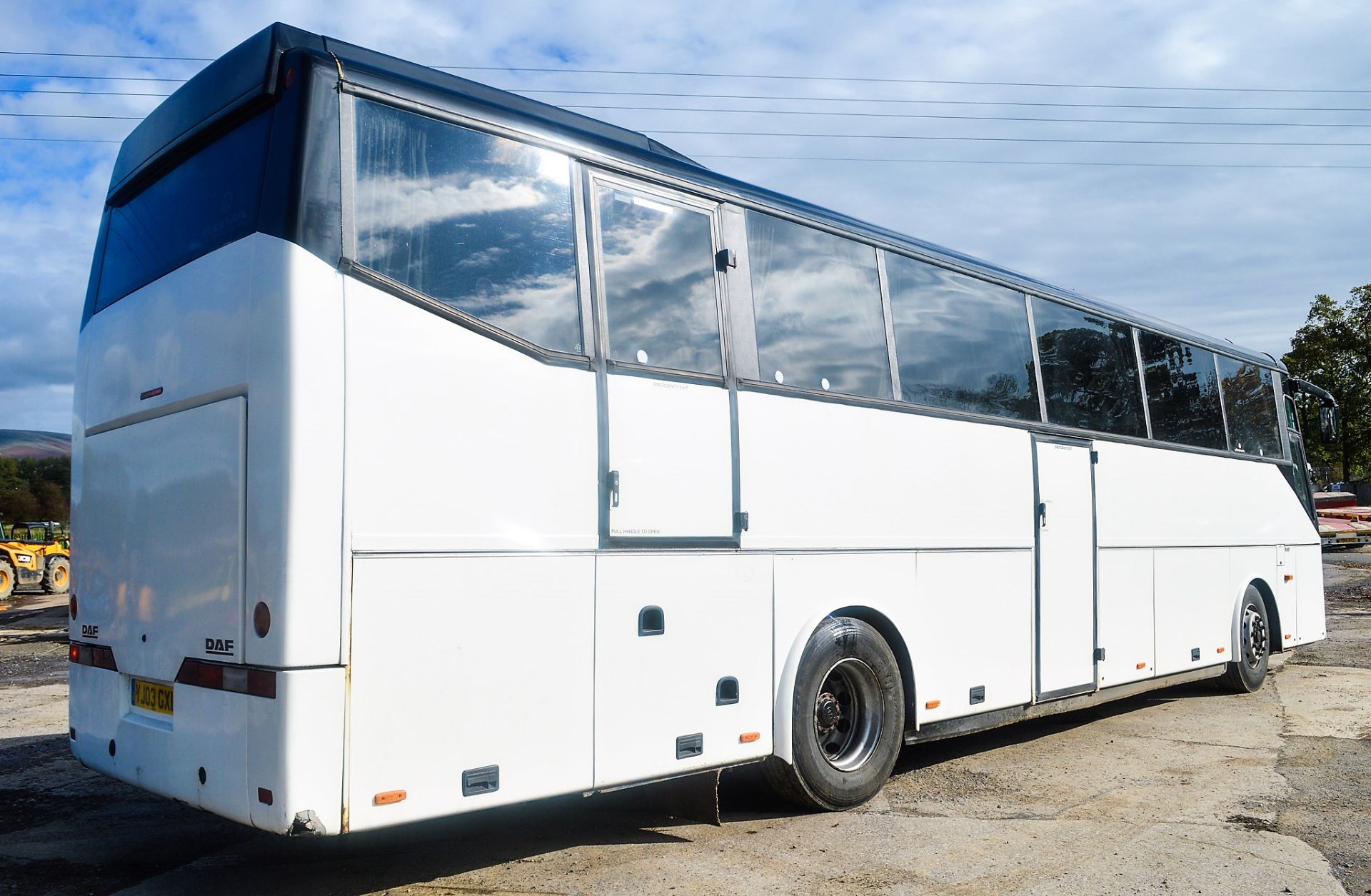 DAF Bova Futura 49 seat luxury coach Registration Number: YJ03 GXL Chassis Number: XL9AA18P230003675 - Image 4 of 10