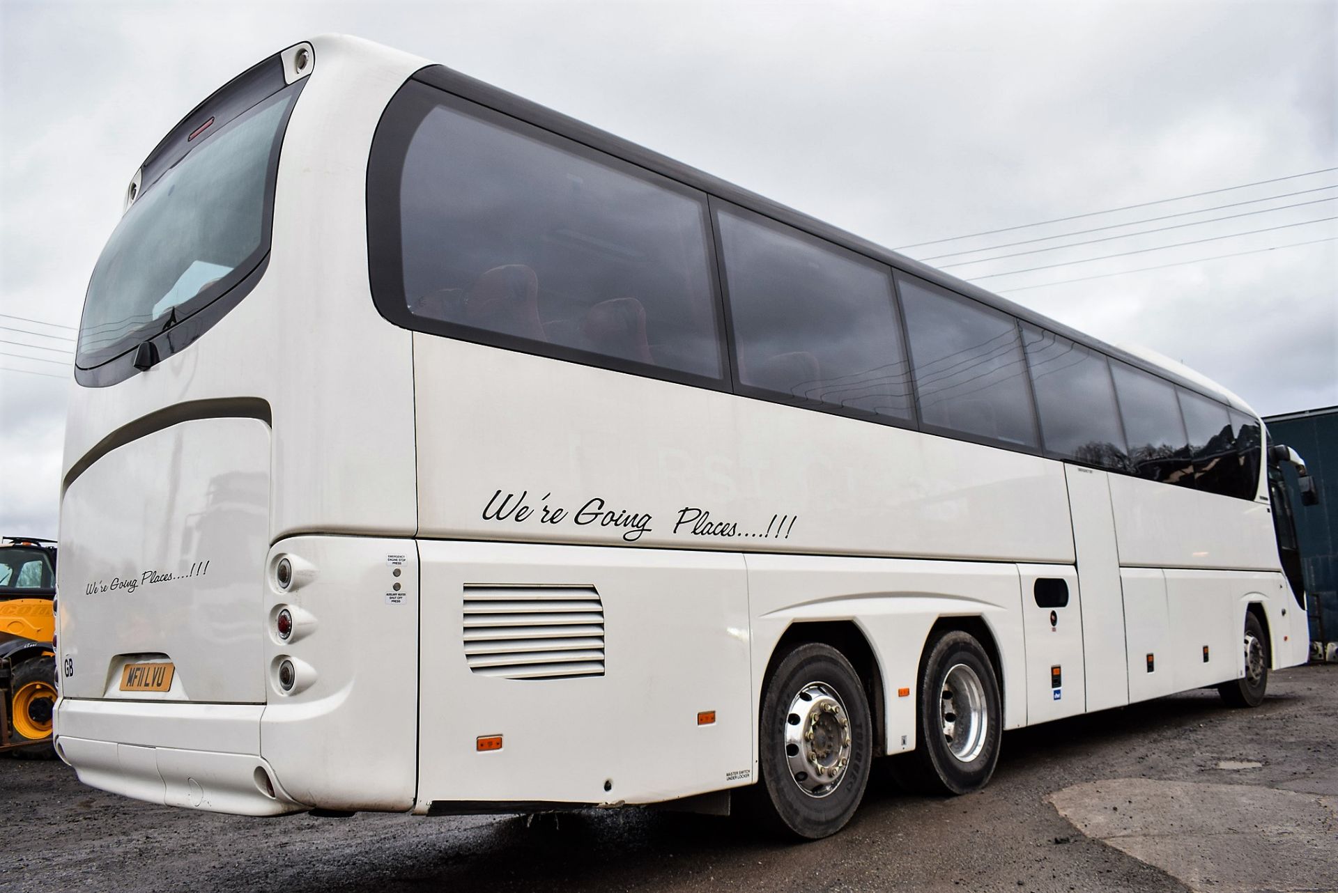 Neoplan Tourliner 61 seat luxury coach Registration Number: MF11 LVU Date of Registration: 01/04/ - Bild 4 aus 9