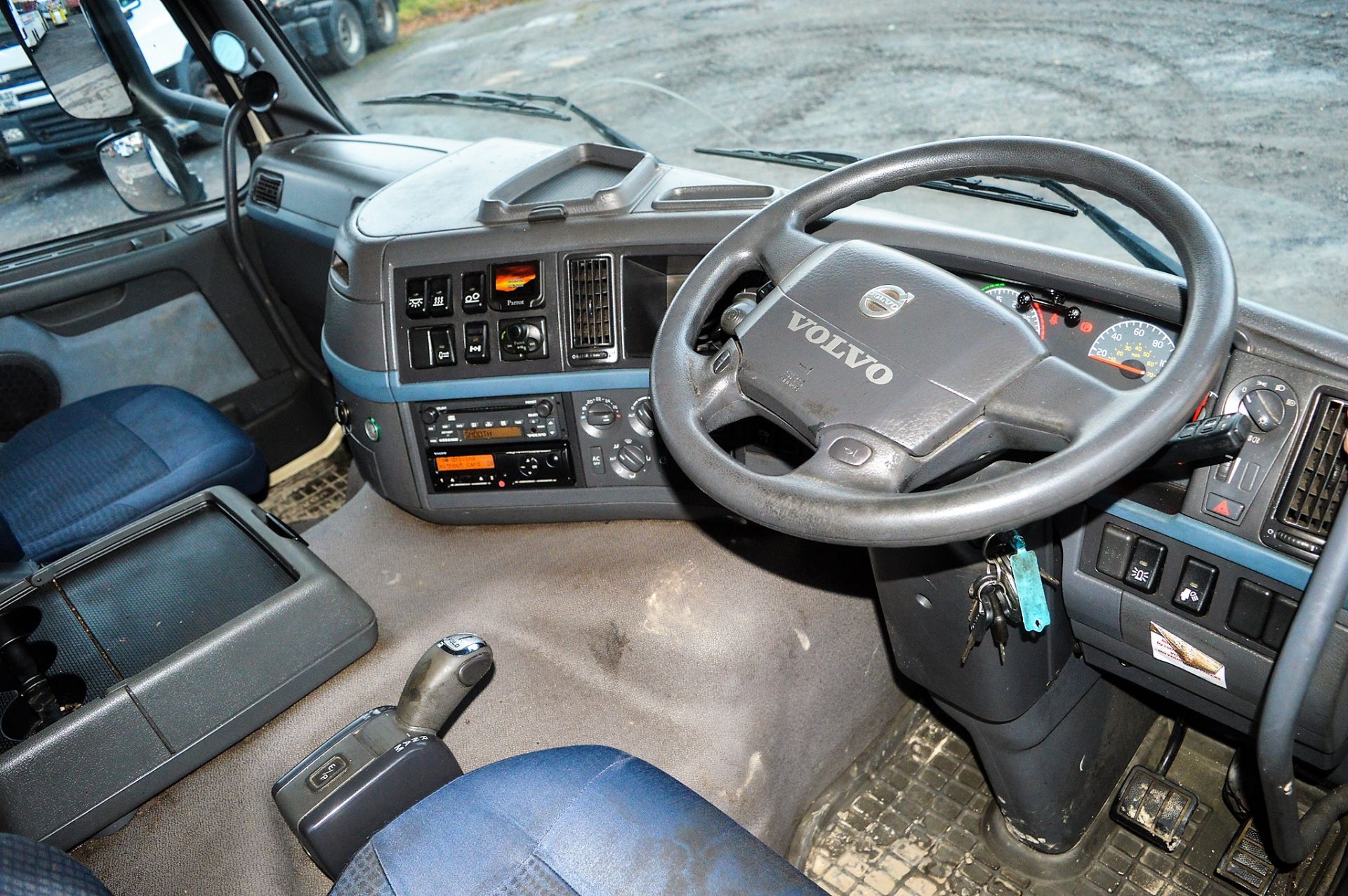 Volvo FM 6 x 2 21 tonne car transporter lorry Registration Number: KX57 POH Date of Registration: - Image 16 of 17