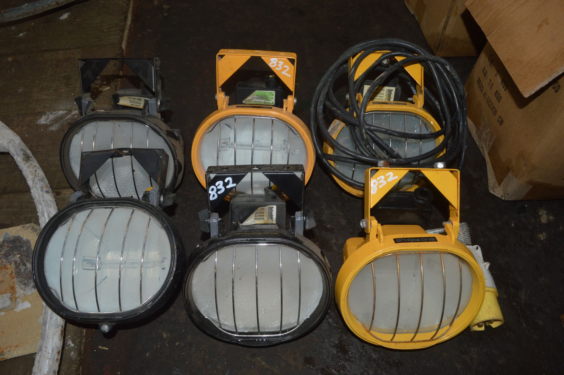 6 - 110v site lights *Power cable cut off*