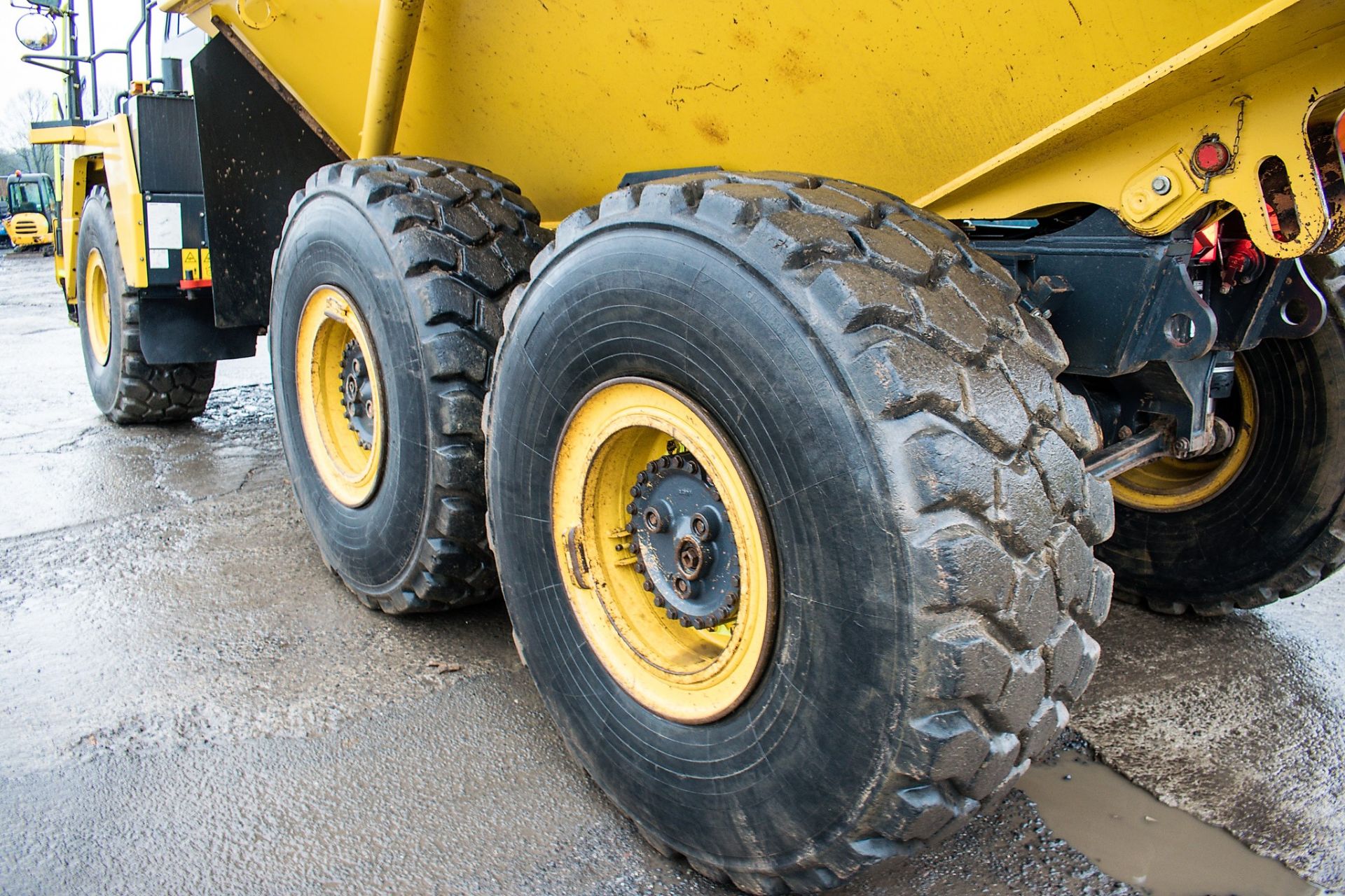 Komatsu HM300-3 articulated dump truck  Year: 2015 S/N: ED003653 Recorded Hours: 4487 KOM 658 - Image 7 of 13