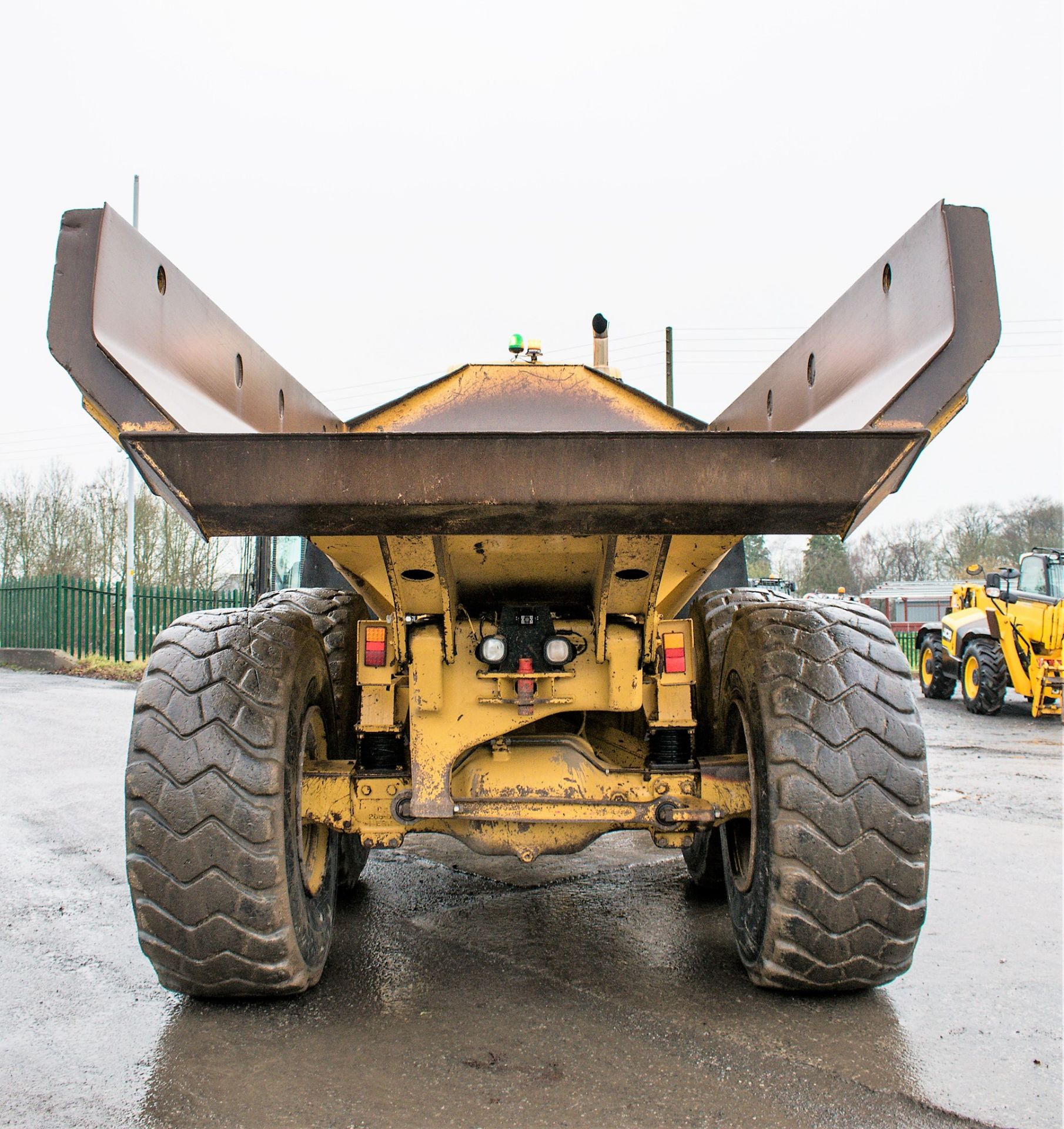 Caterpillar 725 ADT articulated dump truck Year: 2007 S/N: LO1439 Recorded Hours: 14,596 CAT 736 - Image 6 of 15