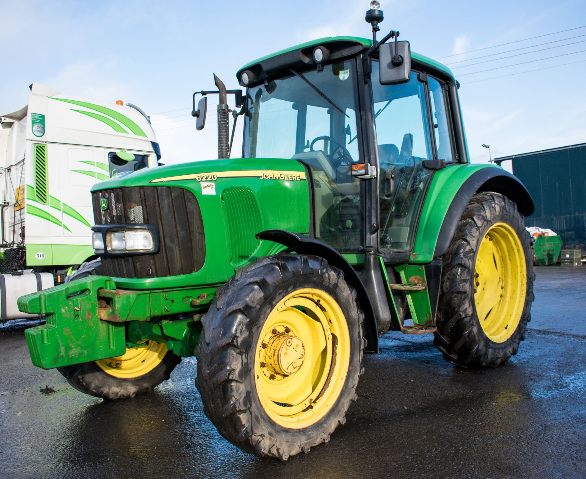 John Deere 6220 4 wheel drive diesel driven tractor