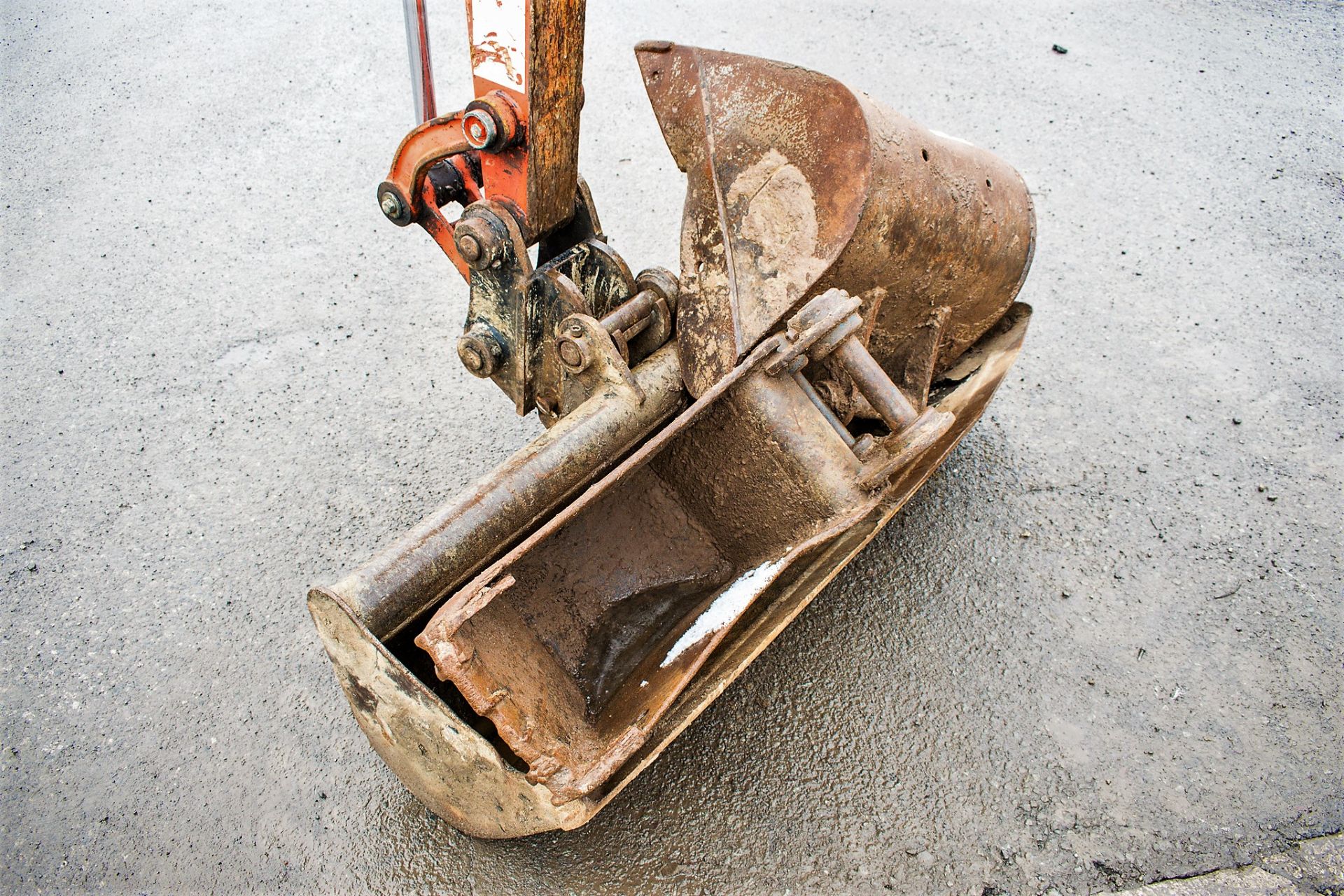 Kubota U48-4 4.8 tonne rubber tracked excavator Year: 2011 S/N: 50400 Recorded Hours: 5261 blade, - Image 9 of 11