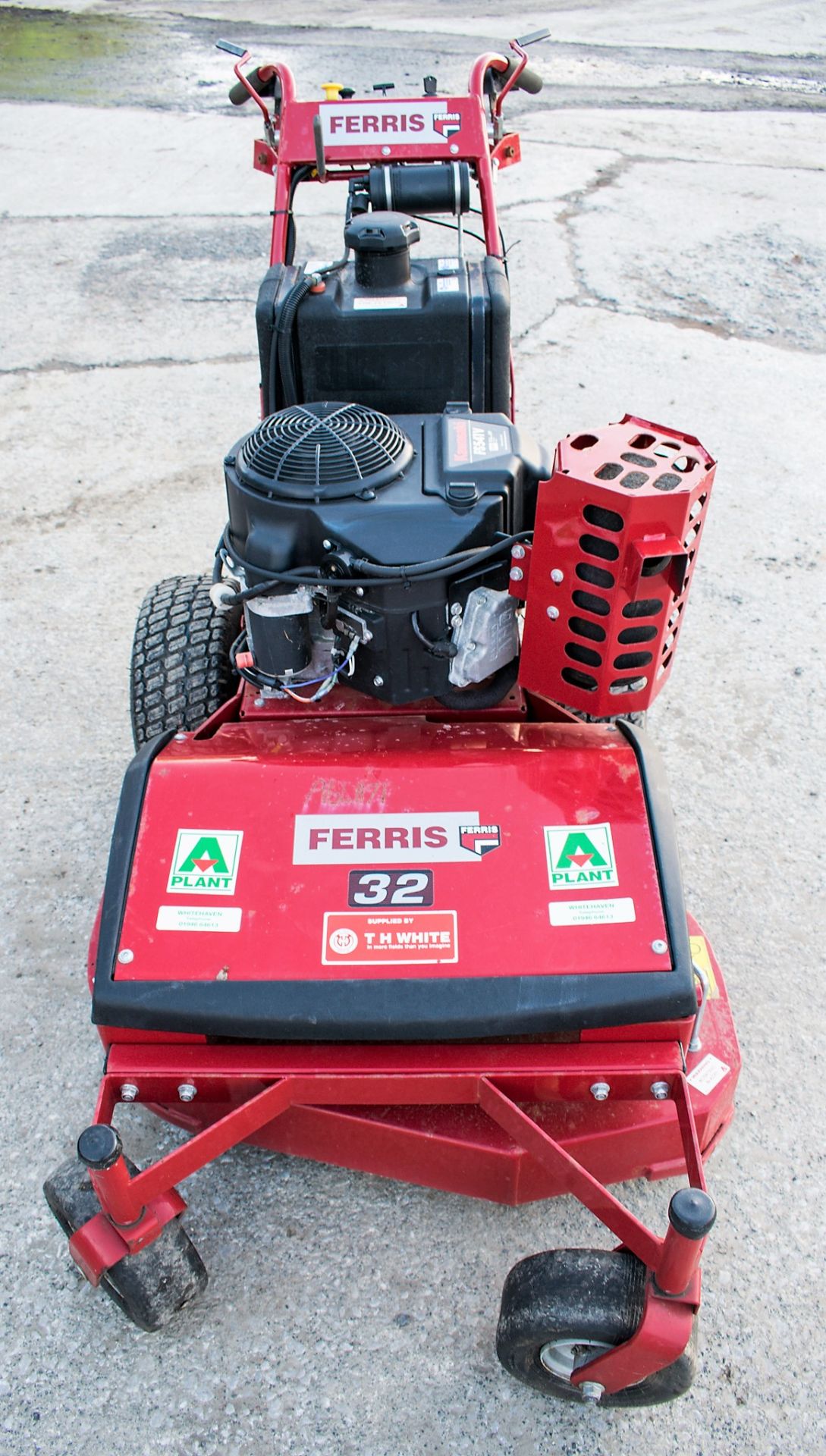 Ferris 32 petrol driven lawnmower A641171 - Image 5 of 6