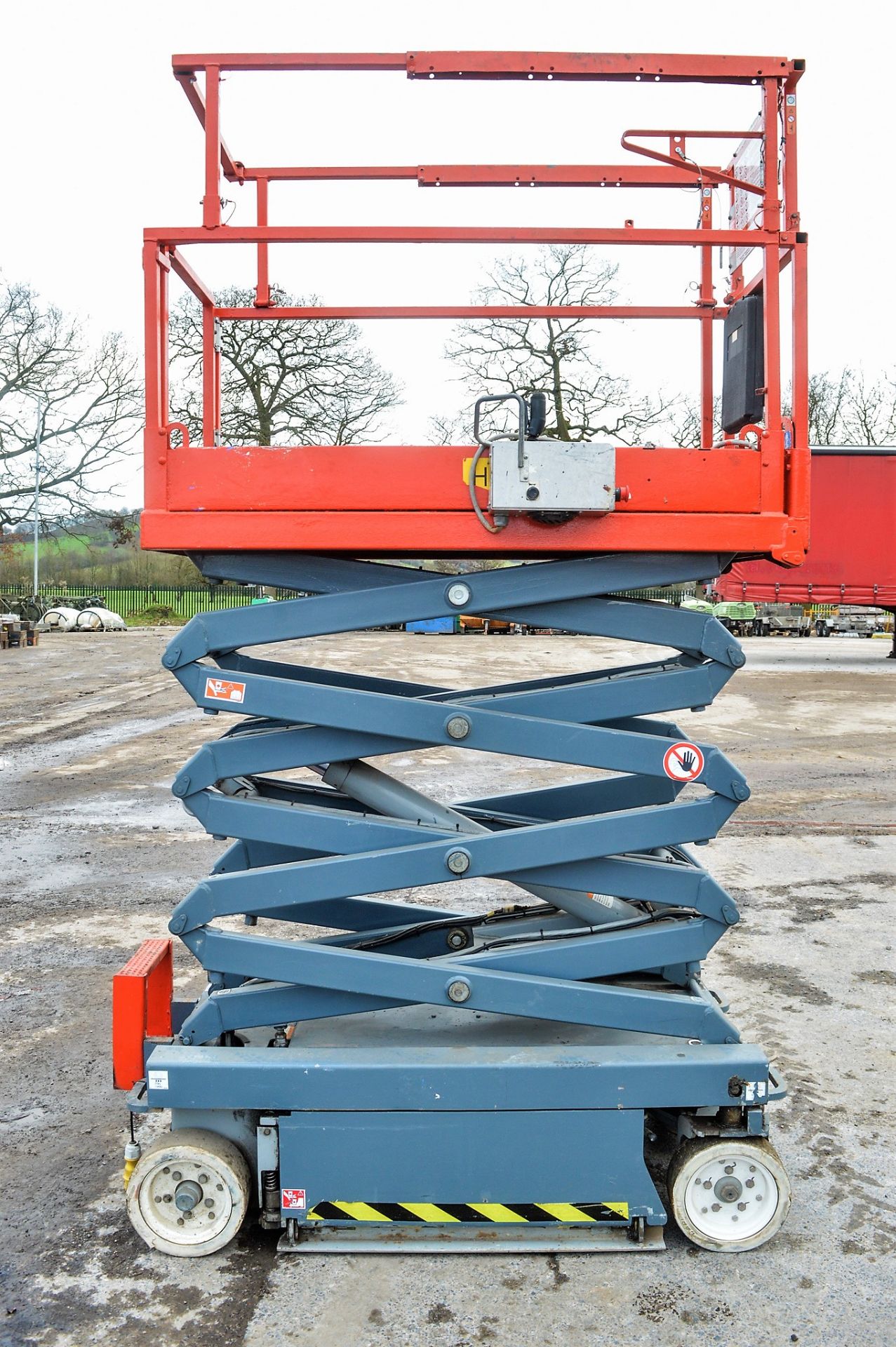 Skyjack SJ3219 battery electric scissor lift S/N: 202013573 - Image 5 of 5