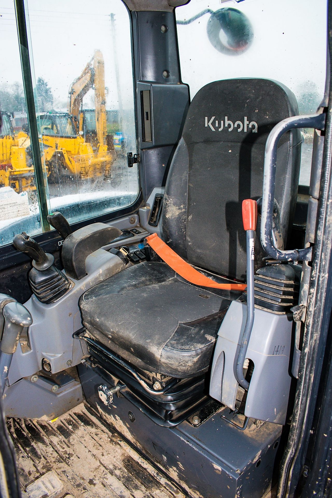 Kubota U48-4 4.8 tonne rubber tracked excavator Year: 2011 S/N: 50400 Recorded Hours: 5261 blade, - Image 11 of 11