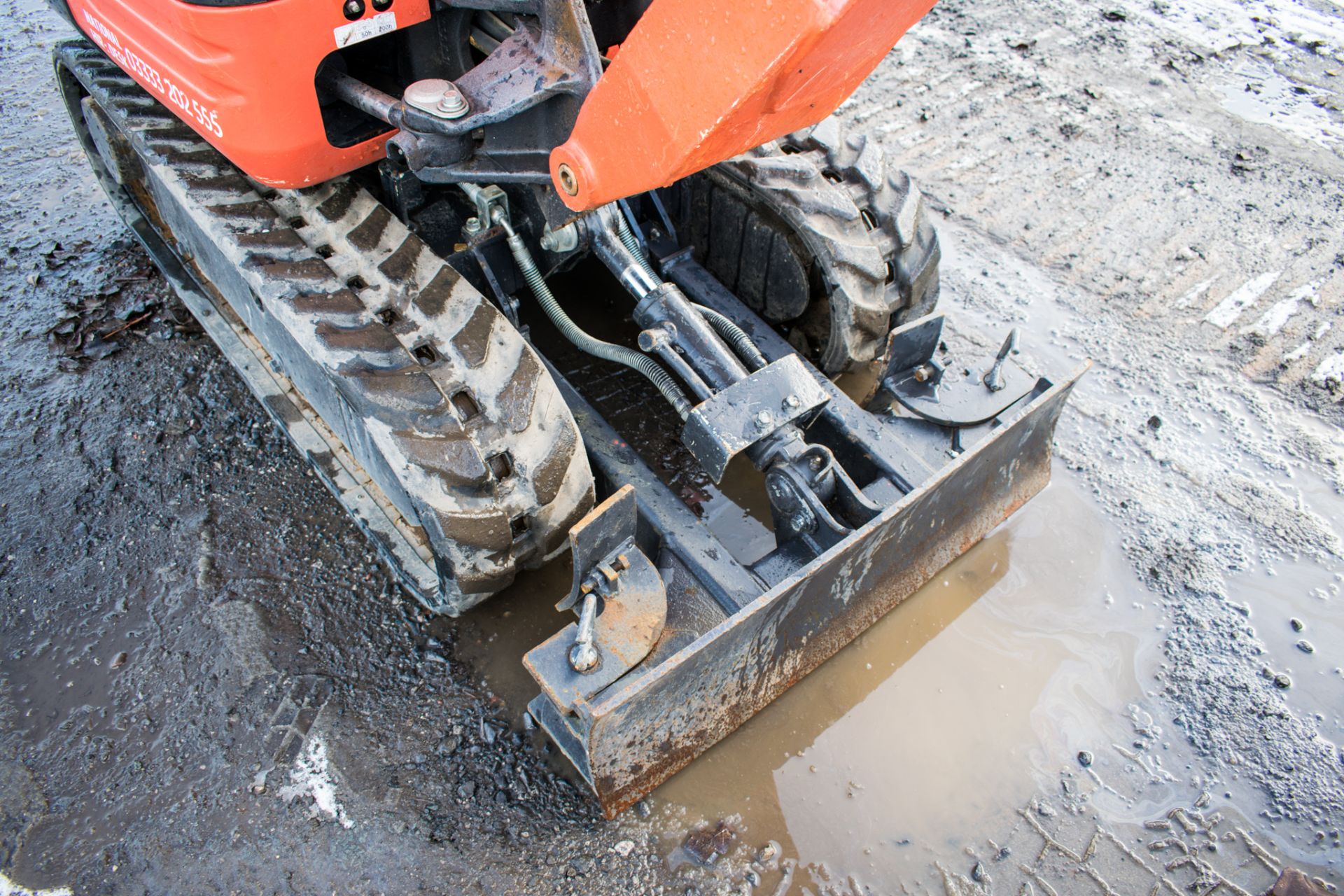 Kubota K008 - 3 0.8 tonne micro excavator - Image 10 of 12