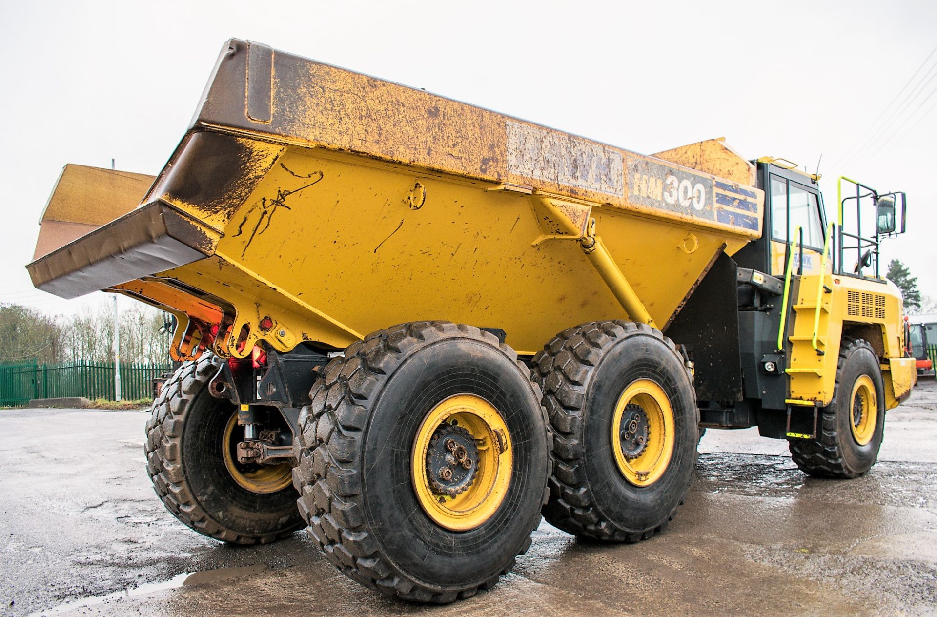 Komatsu HM300-3 articulated dump truck  Year: 2015 S/N: ED003653 Recorded Hours: 4487 KOM 658 - Image 4 of 13