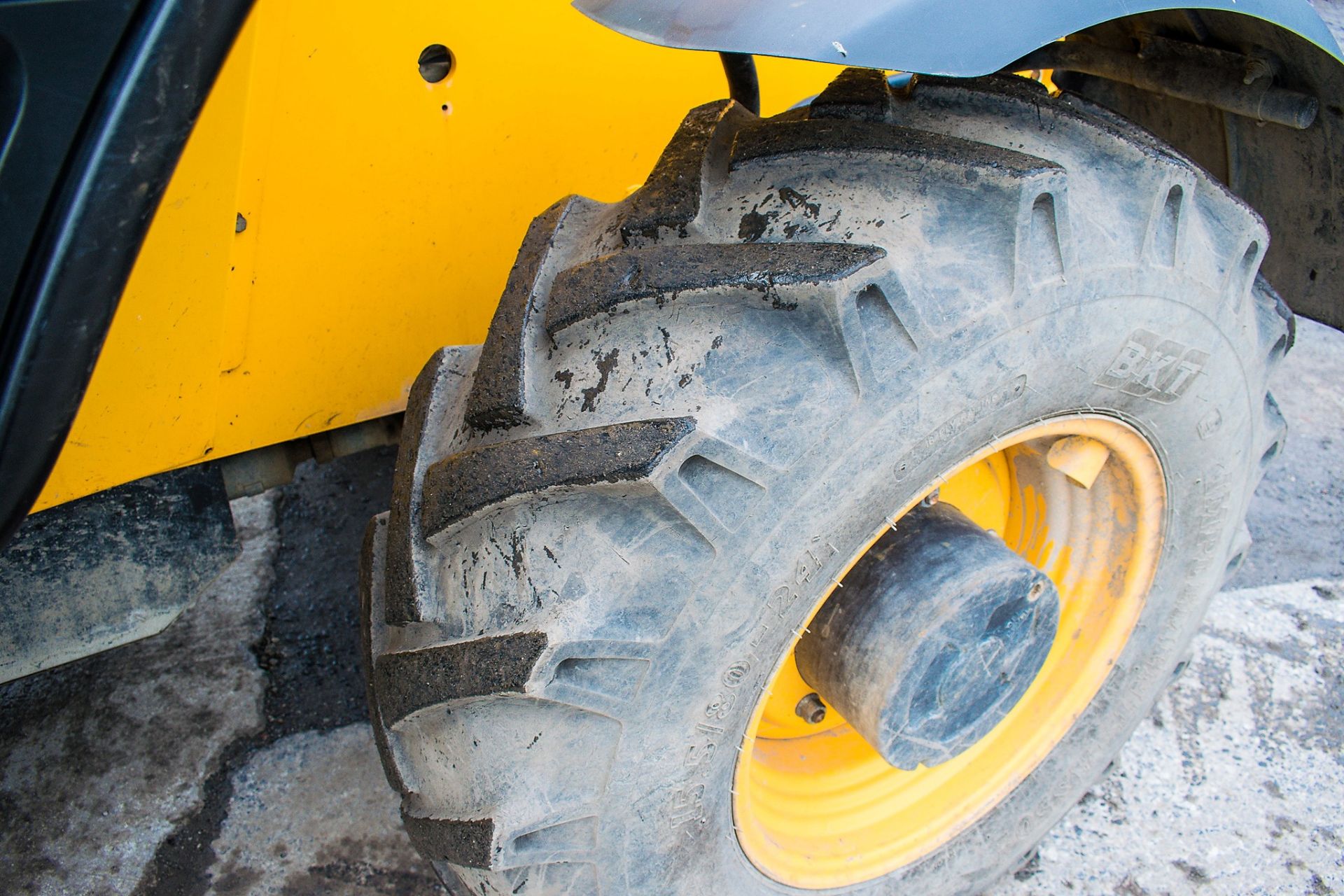 JCB 540-170 17 metre telescopic handler Year: 2014 S/N: 2180451 Recorded Hours: 4631 c/w turbo, sway - Image 7 of 14