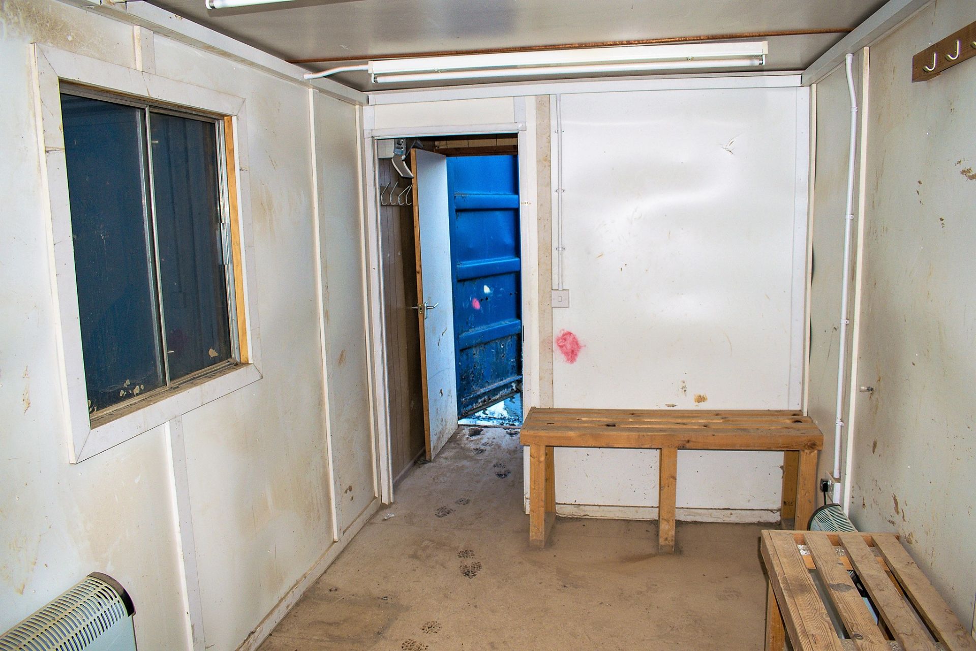 20 ft x 8 ft steel anti vandal drying room c/w keys - Image 5 of 7