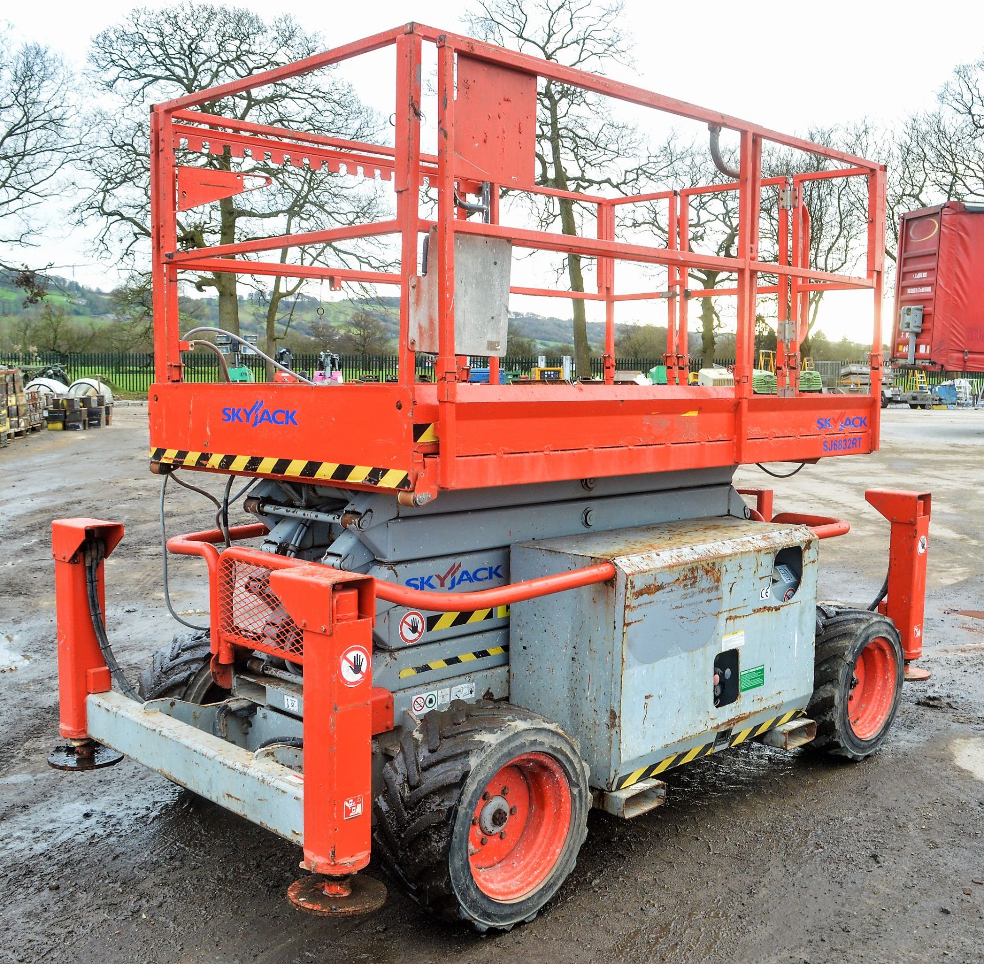 Skyjack SJ6832 RT diesel driven 4WD scissor lift S/N: 37001220 - Image 4 of 5