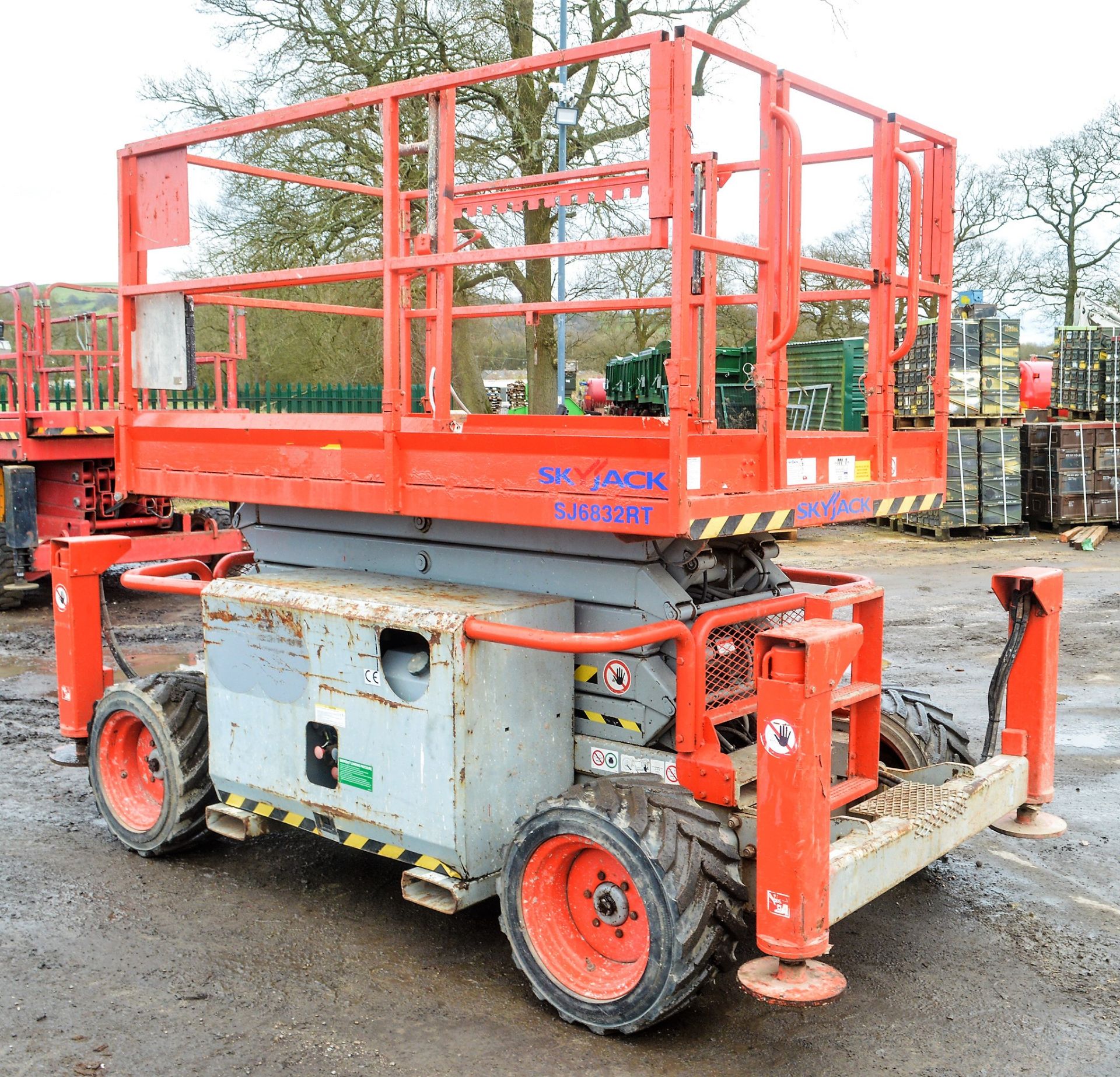 Skyjack SJ6832 RT diesel driven 4WD scissor lift S/N: 37001220 - Image 3 of 5