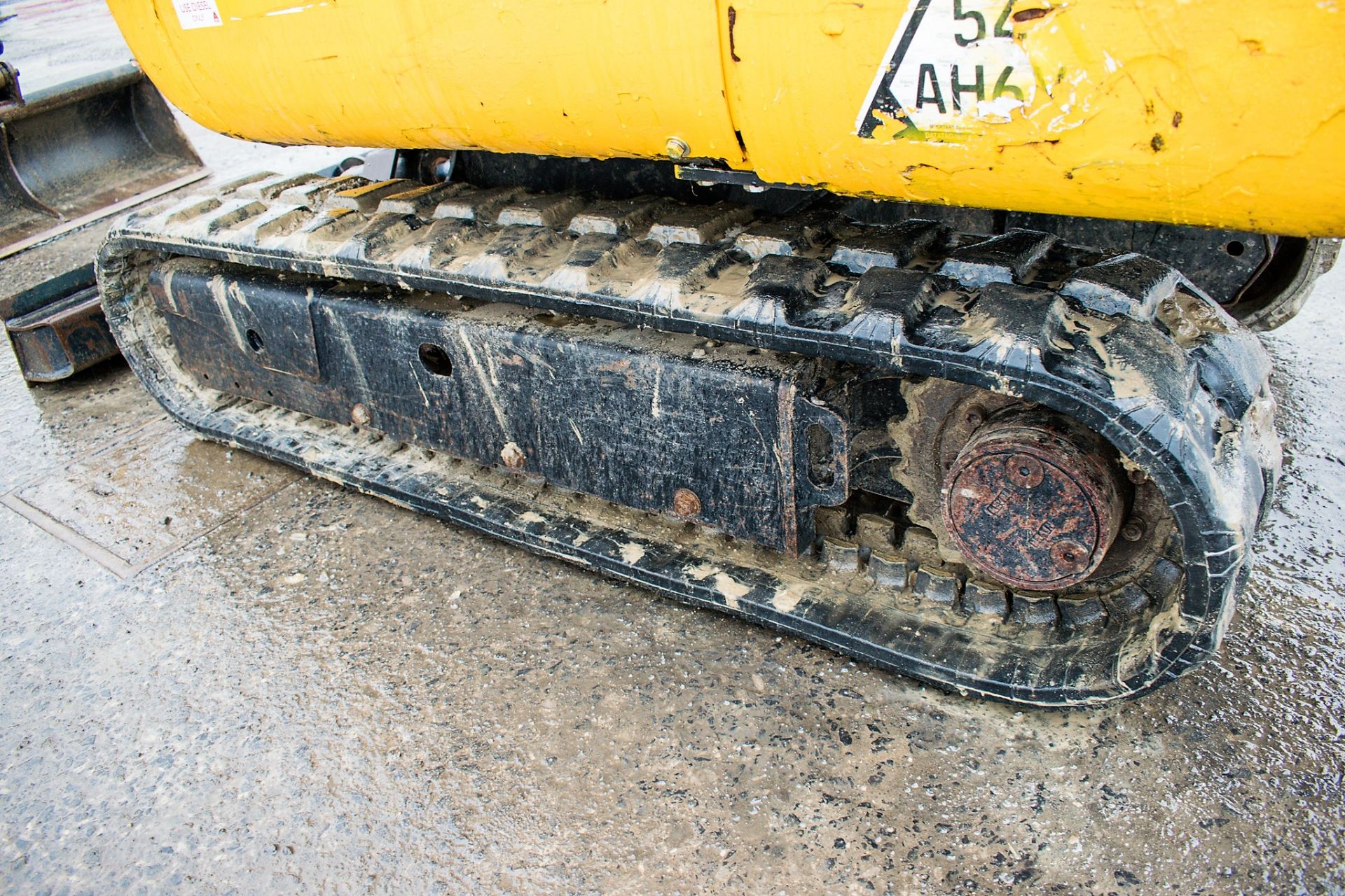 JCB 8016 CTS 1.5 tonne rubber tracked excavator Year: 2013 S/N: 2071316 Recorded Hours: 1686 - Image 7 of 12