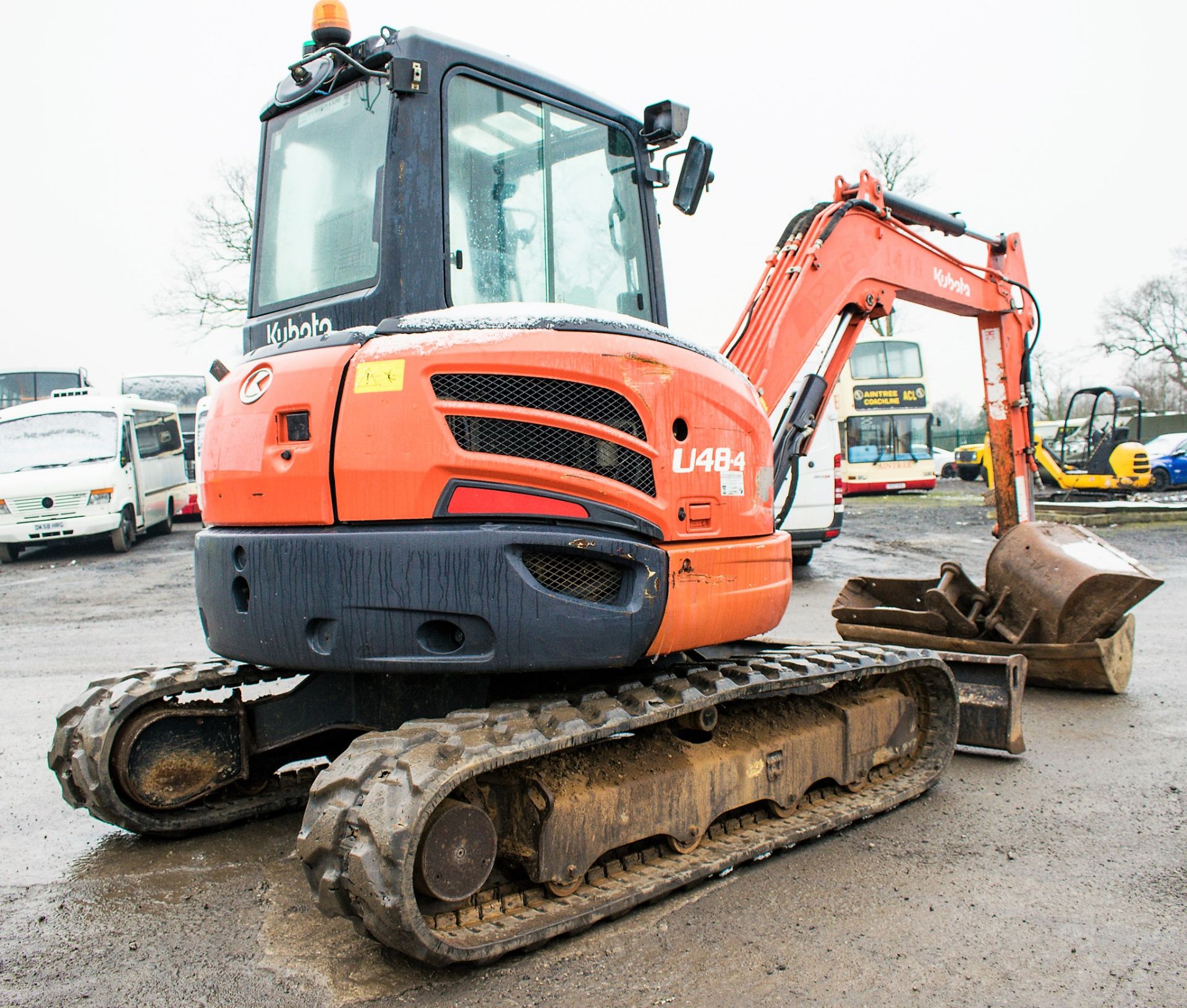 Kubota U48-4 4.8 tonne rubber tracked excavator Year: 2011 S/N: 50400 Recorded Hours: 5261 blade, - Image 4 of 11