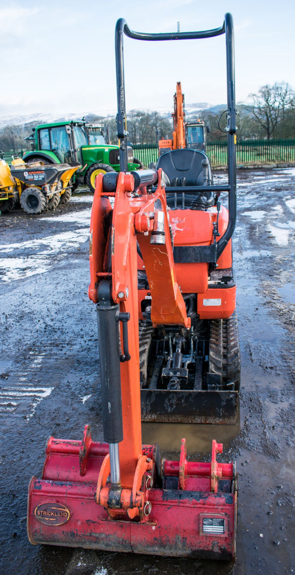 Kubota K008 - 3 0.8 tonne micro excavator - Image 5 of 12