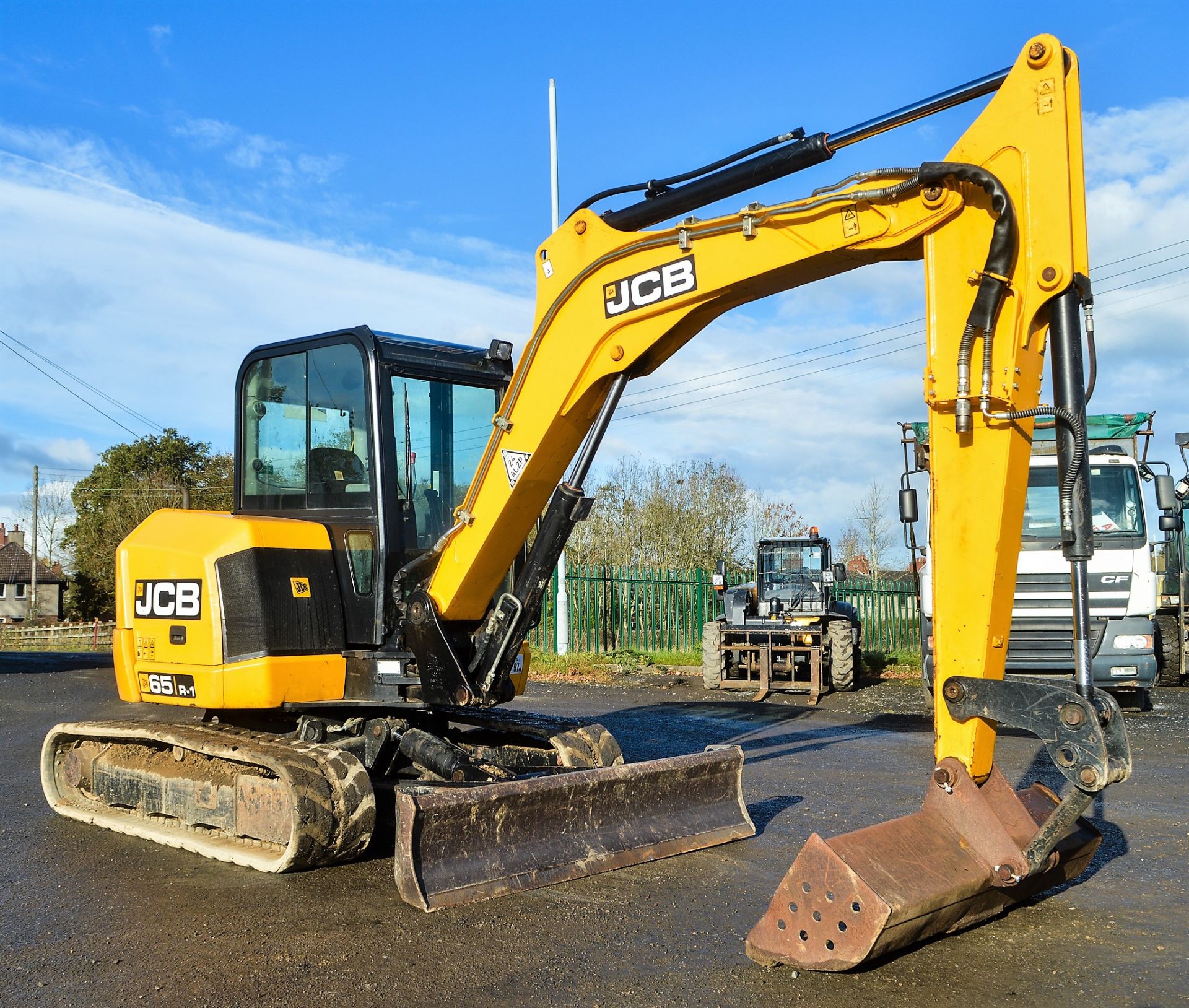 JCB 65R-1 6.5 tonne rubber tracked reduced tail swing mini excavator Year: 2015  S/N: 1913919 Rec - Image 2 of 13
