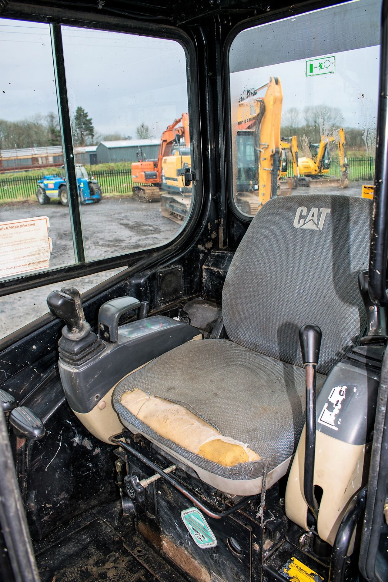 Caterpillar 303 CR 3 tonne zero tail swing rubber tracked excavator Year: 2005 S/N: 107961 - Image 13 of 13