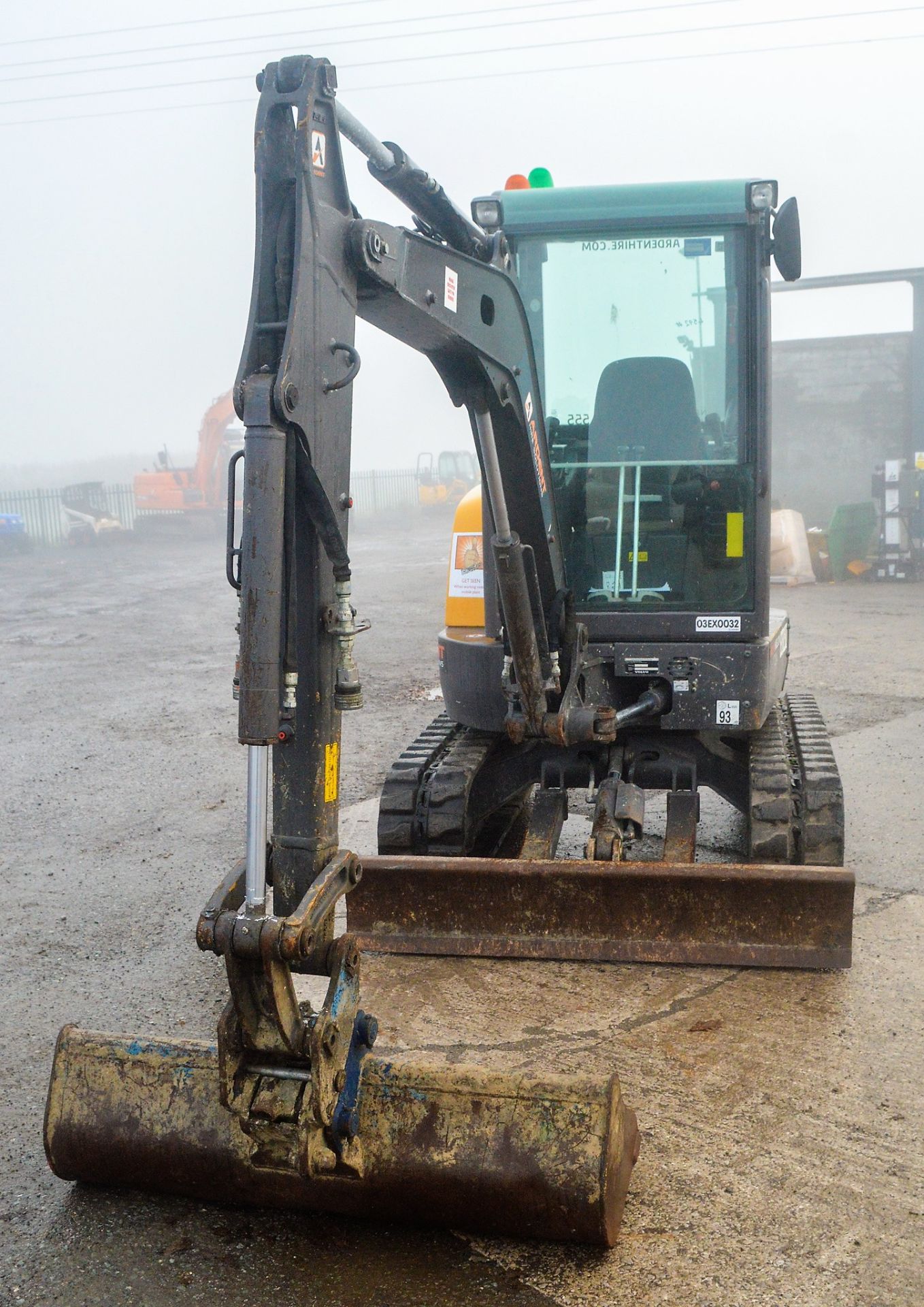 Volvo ECR 250 2.8 tonne rubber tracked mini excavator  Year: 2016 S/N: 4426 Recorded Hours: 1086 - Image 5 of 12