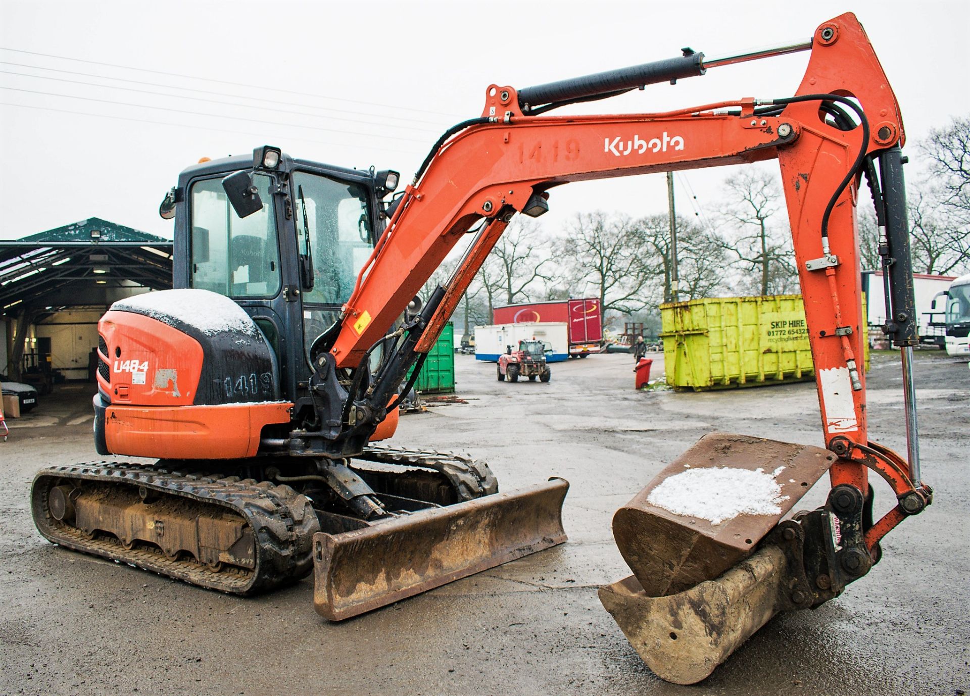 Kubota U48-4 4.8 tonne rubber tracked excavator Year: 2011 S/N: 50400 Recorded Hours: 5261 blade, - Image 2 of 11