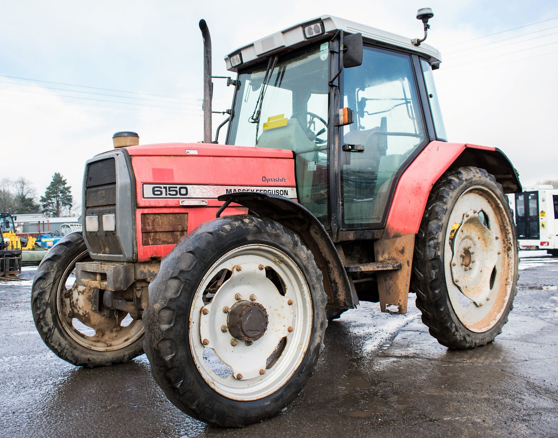 Massey Ferguson 615 Dynashift 4 wheel drive tractor