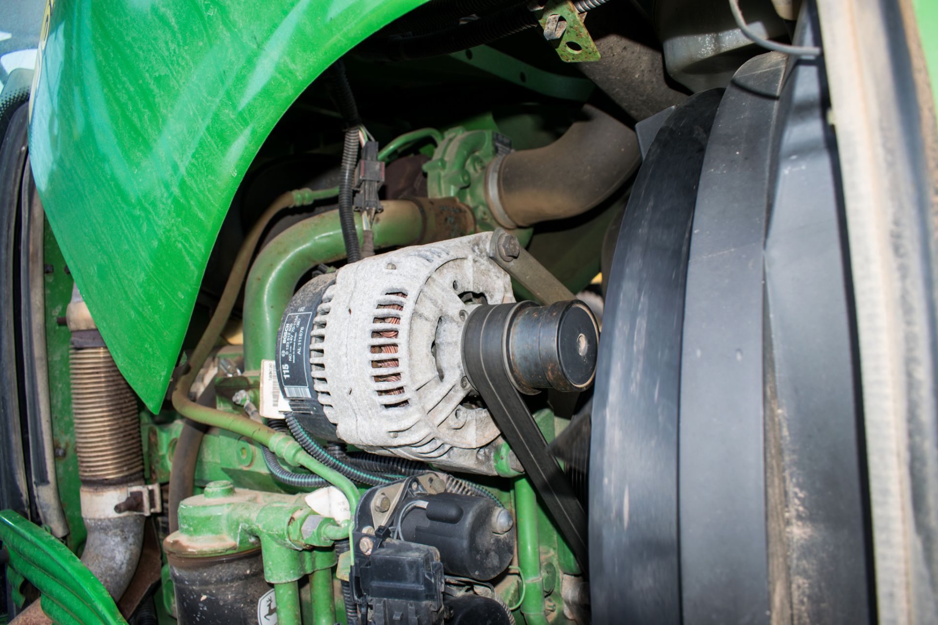 John Deere 6220 4 wheel drive diesel driven tractor - Image 7 of 10