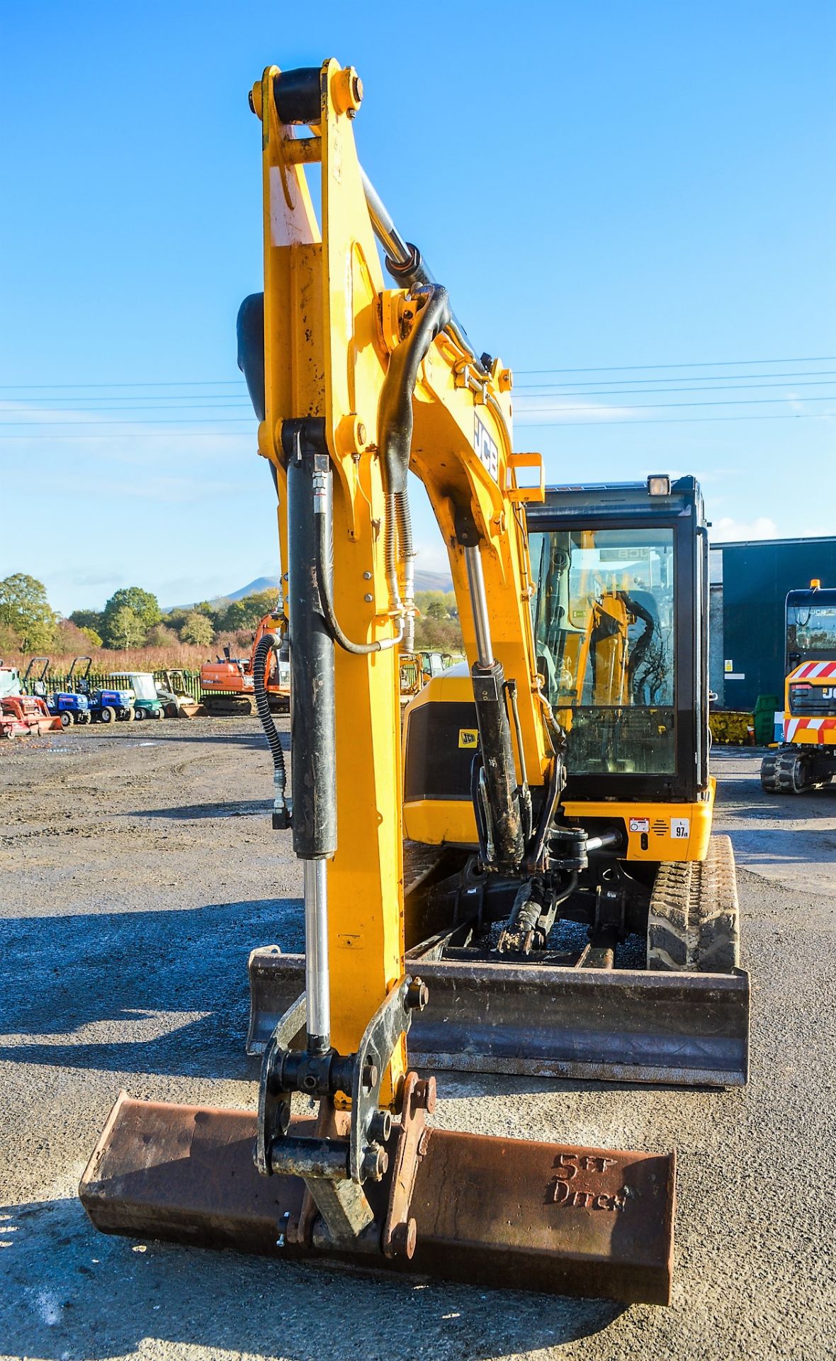 JCB 65R-1 6.5 tonne rubber tracked reduced tail swing mini excavator Year: 2015  S/N: 1913919 Rec - Image 5 of 13