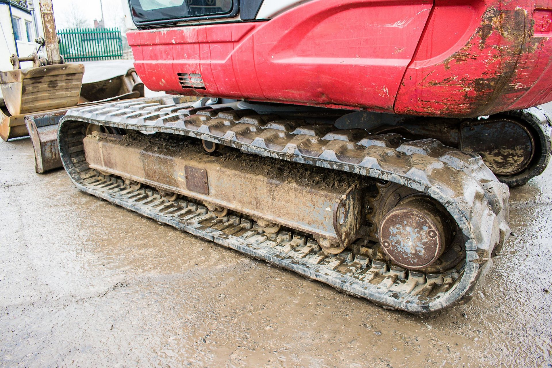 Takeuchi TB250 5 tonne rubber tracked excavator Year: 2012 S/N: 125002028 Recorded Hours: 3781 - Image 7 of 11