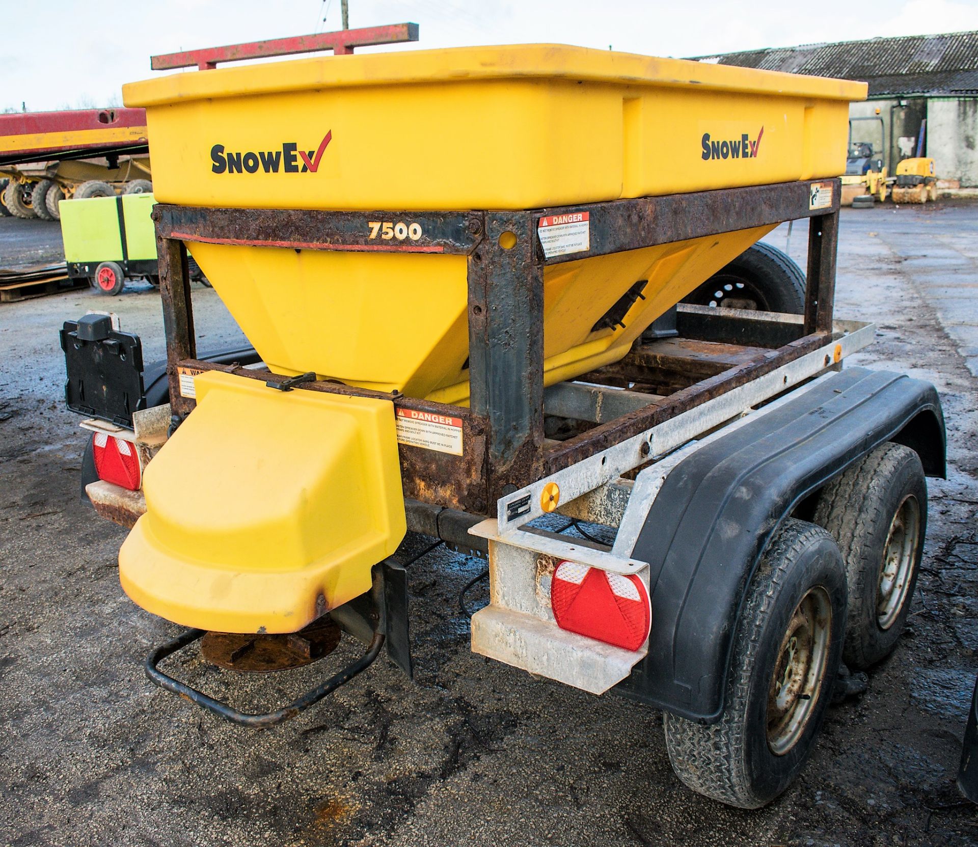 SnowEx 7500 tandem axle salt/grit spreader - Image 2 of 6