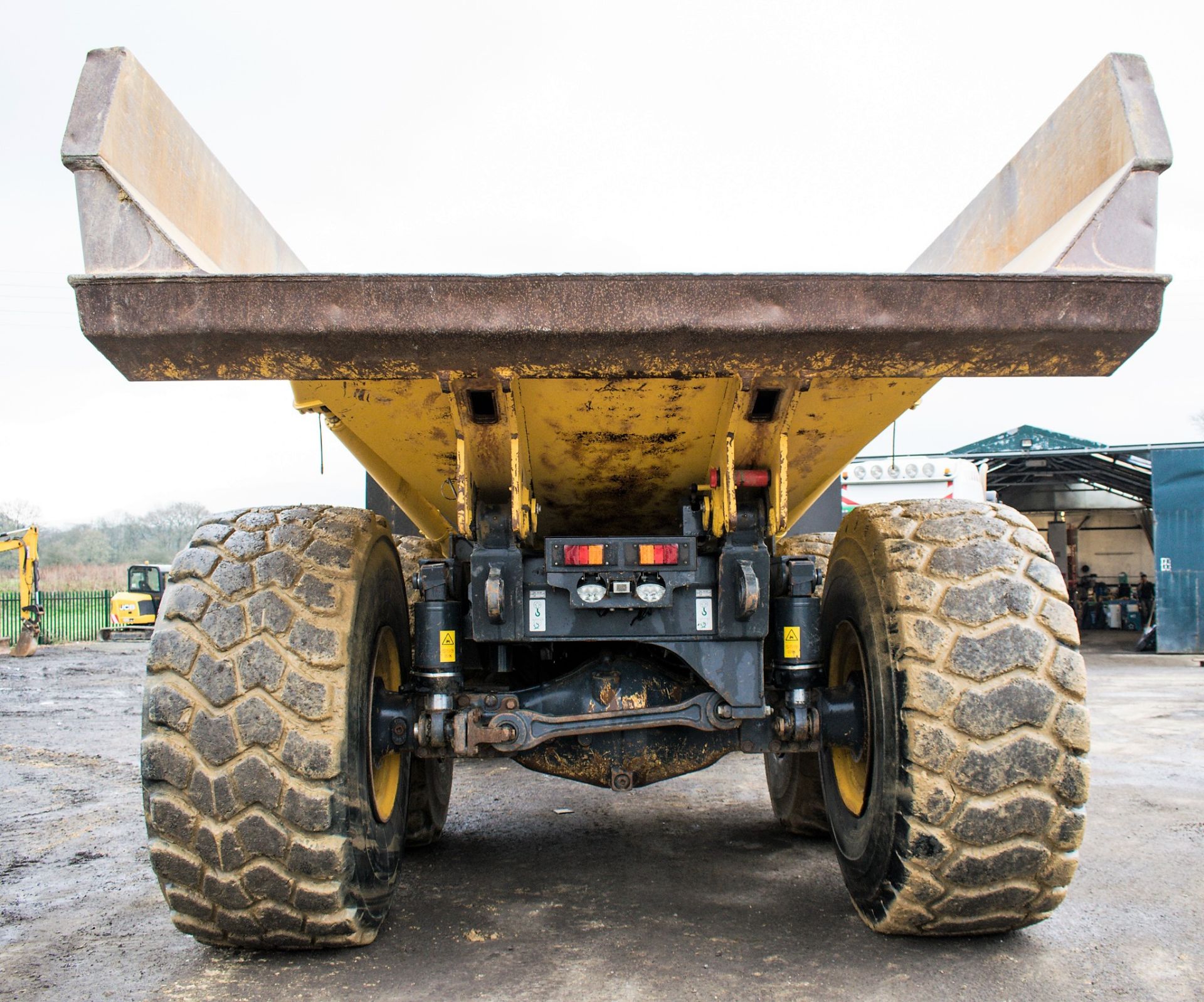 Komatsu HM400-3 articulated dump truck  Year: 2015 S/N: 3804 Recorded Hours: 5647 KOM455 - Image 6 of 14