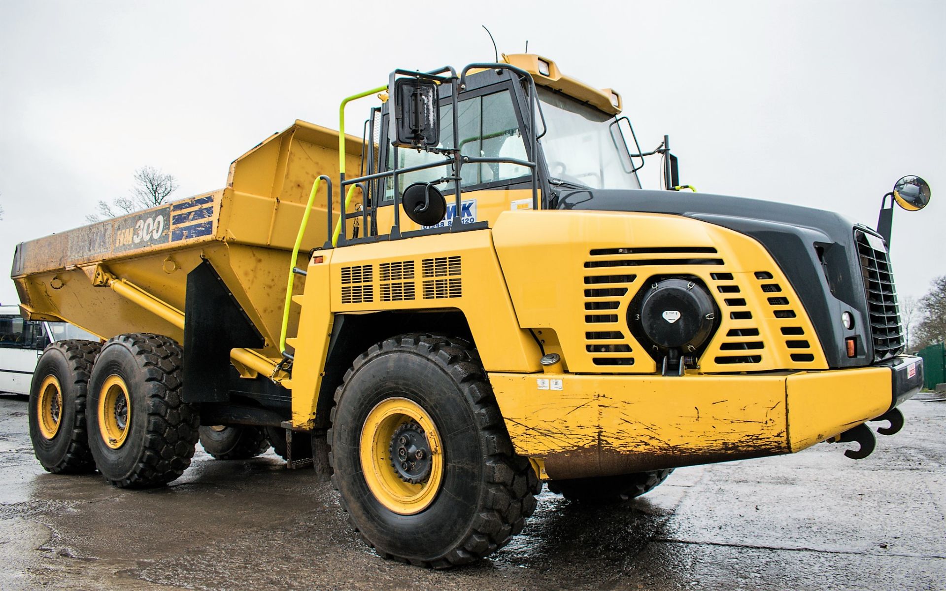 Komatsu HM300-3 articulated dump truck  Year: 2015 S/N: ED003653 Recorded Hours: 4487 KOM 658 - Image 2 of 13