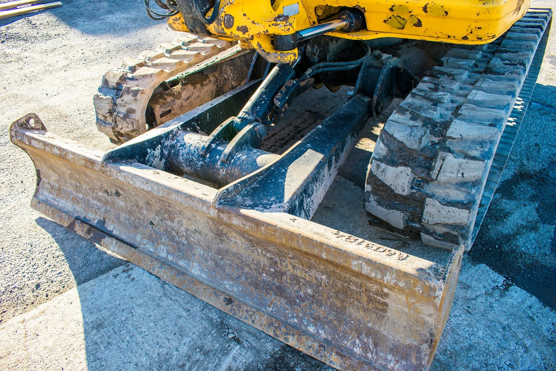 JCB 8085 ECO 8.5 tonne rubber tracked excavator Year: 2013 S/N: 1073095 Recorded Hours: 2431 - Image 9 of 12