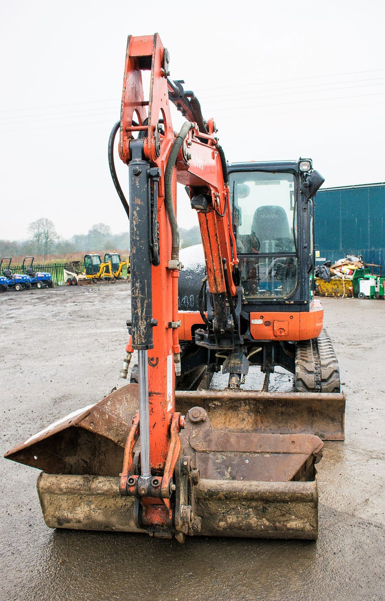 Kubota U48-4 4.8 tonne rubber tracked excavator Year: 2011 S/N: 50400 Recorded Hours: 5261 blade, - Image 5 of 11