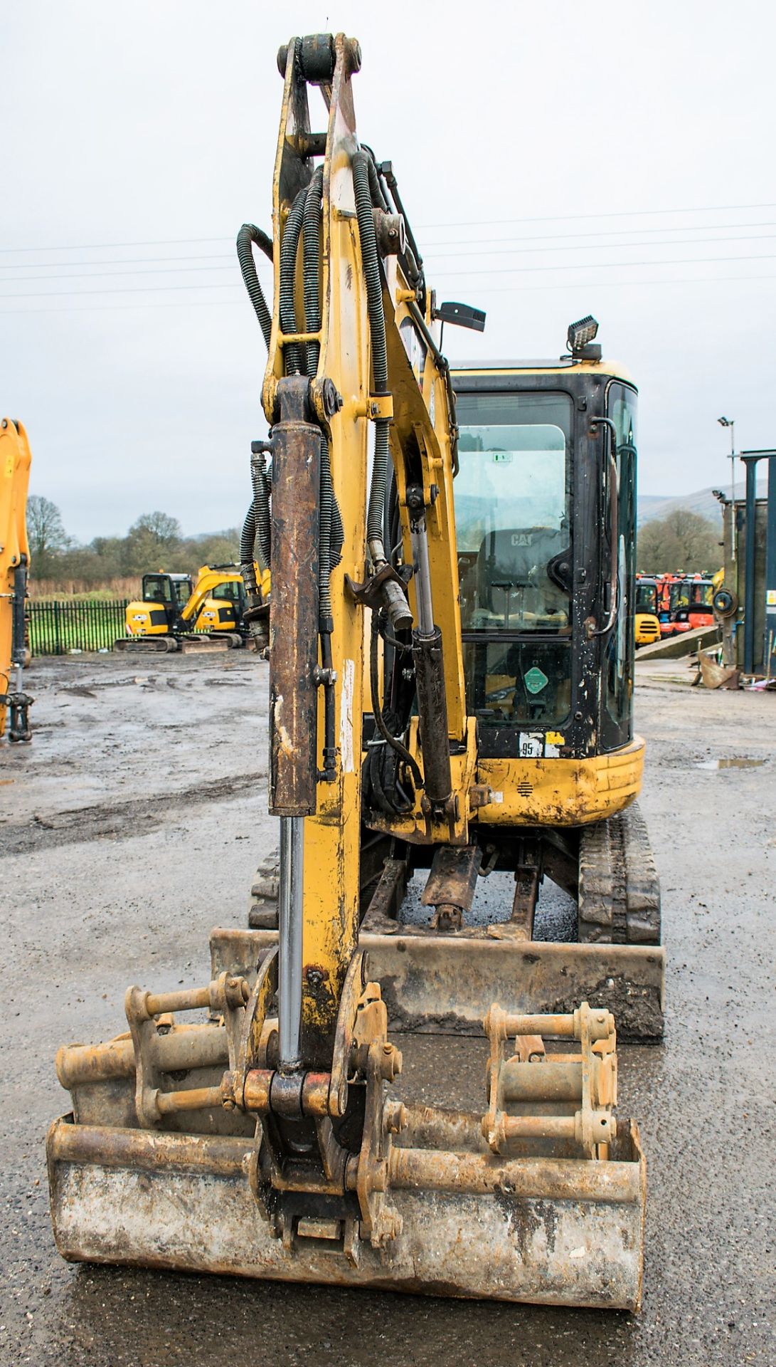 Caterpillar 303 CR 3 tonne zero tail swing rubber tracked excavator Year: 2005 S/N: 107961 - Image 5 of 13