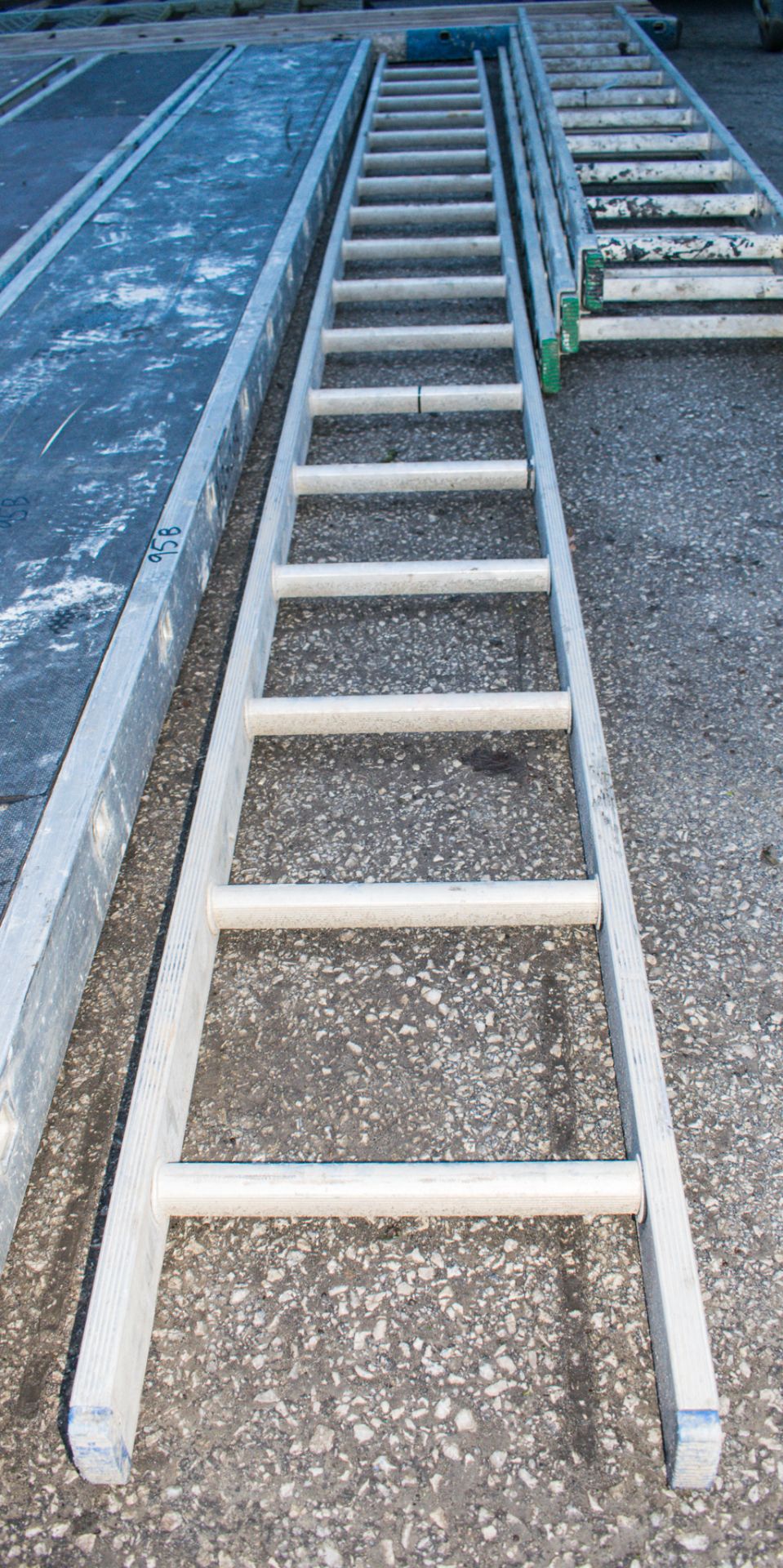 Aluminium ladder