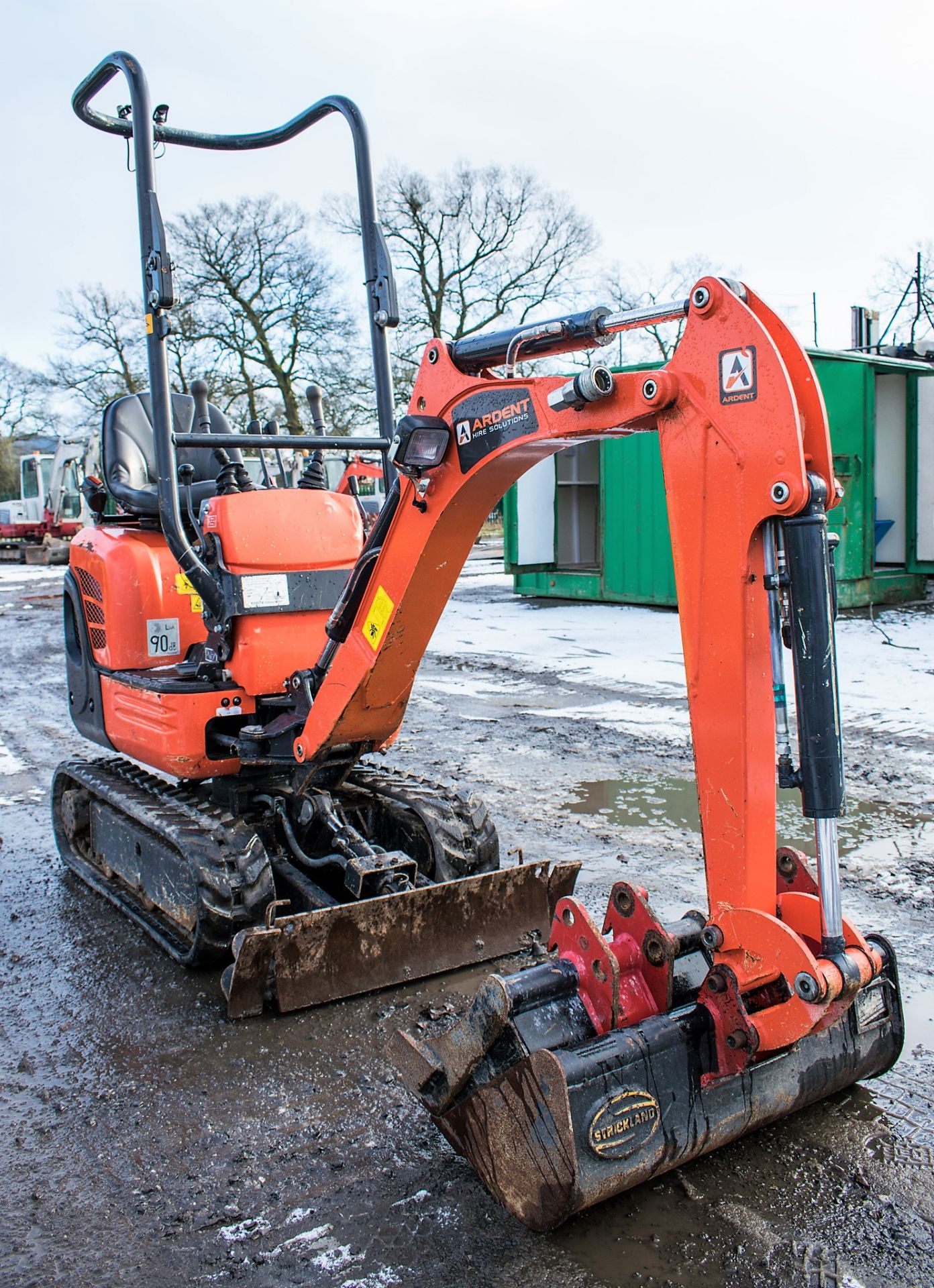 Kubota K008 - 3 0.8 tonne micro excavator - Image 2 of 12