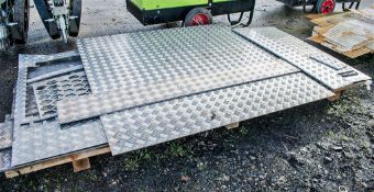 Pallet of miscellaneous aluminium sheet/chequer plate