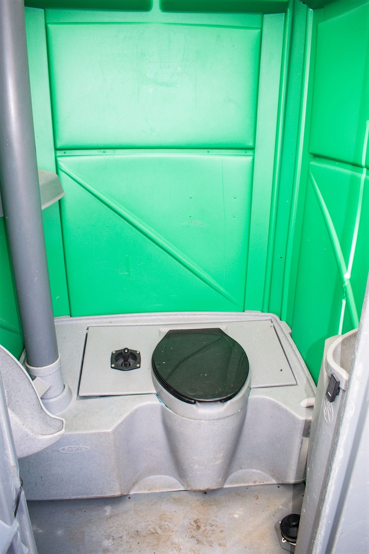 Plastic portable site toilet - Image 2 of 2