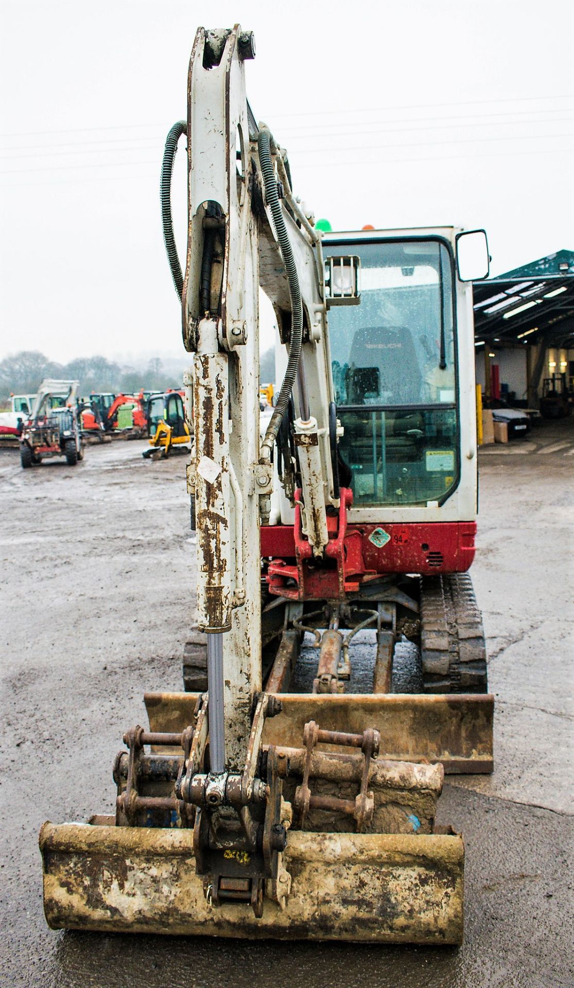 Takeuchi TB228 2.8 tonne rubber tracked excavator Year: 2012 S/N: 122801774 Recorded Hours: 3748 - Image 5 of 11