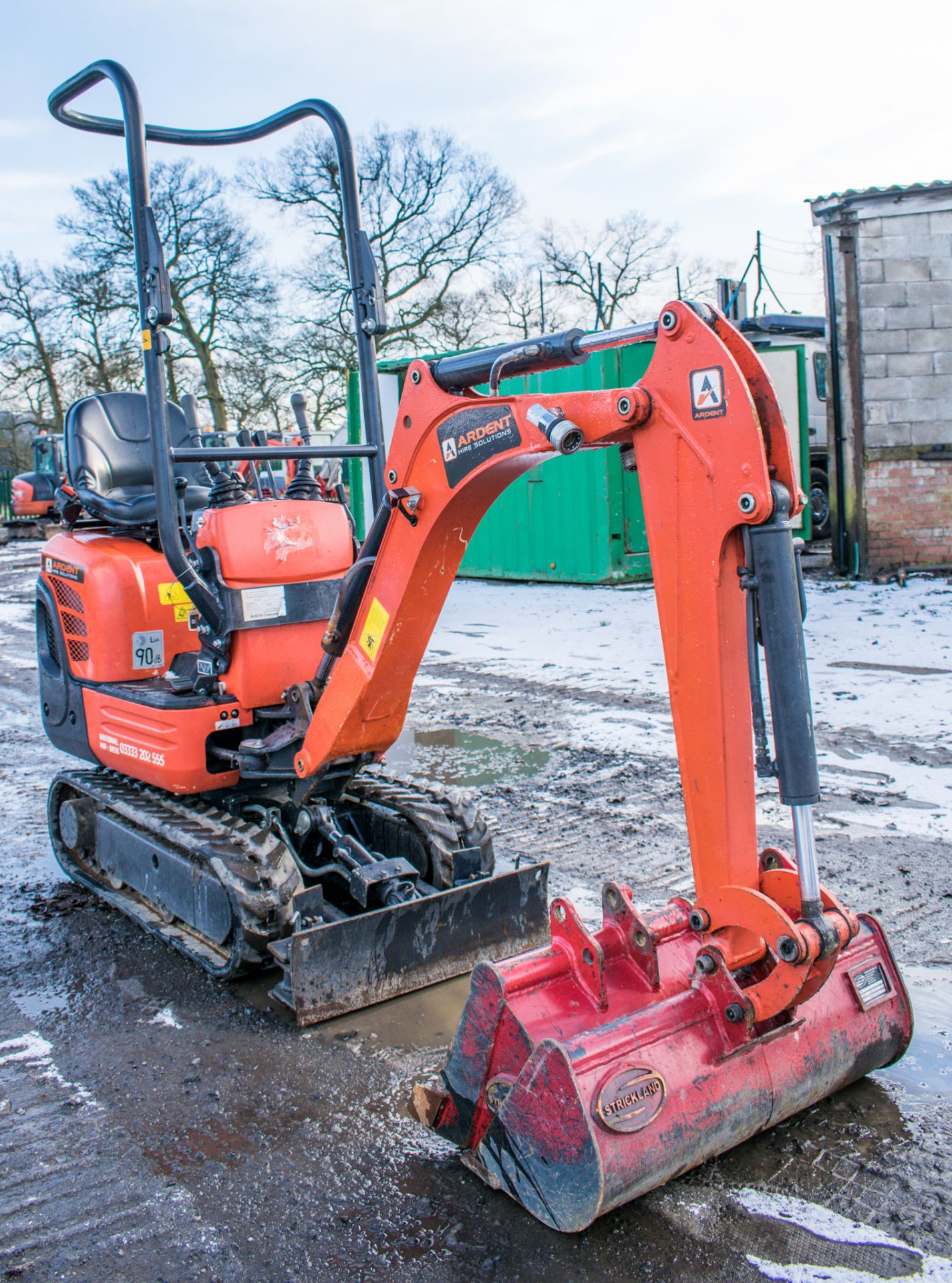 Kubota K008 - 3 0.8 tonne micro excavator - Image 2 of 12