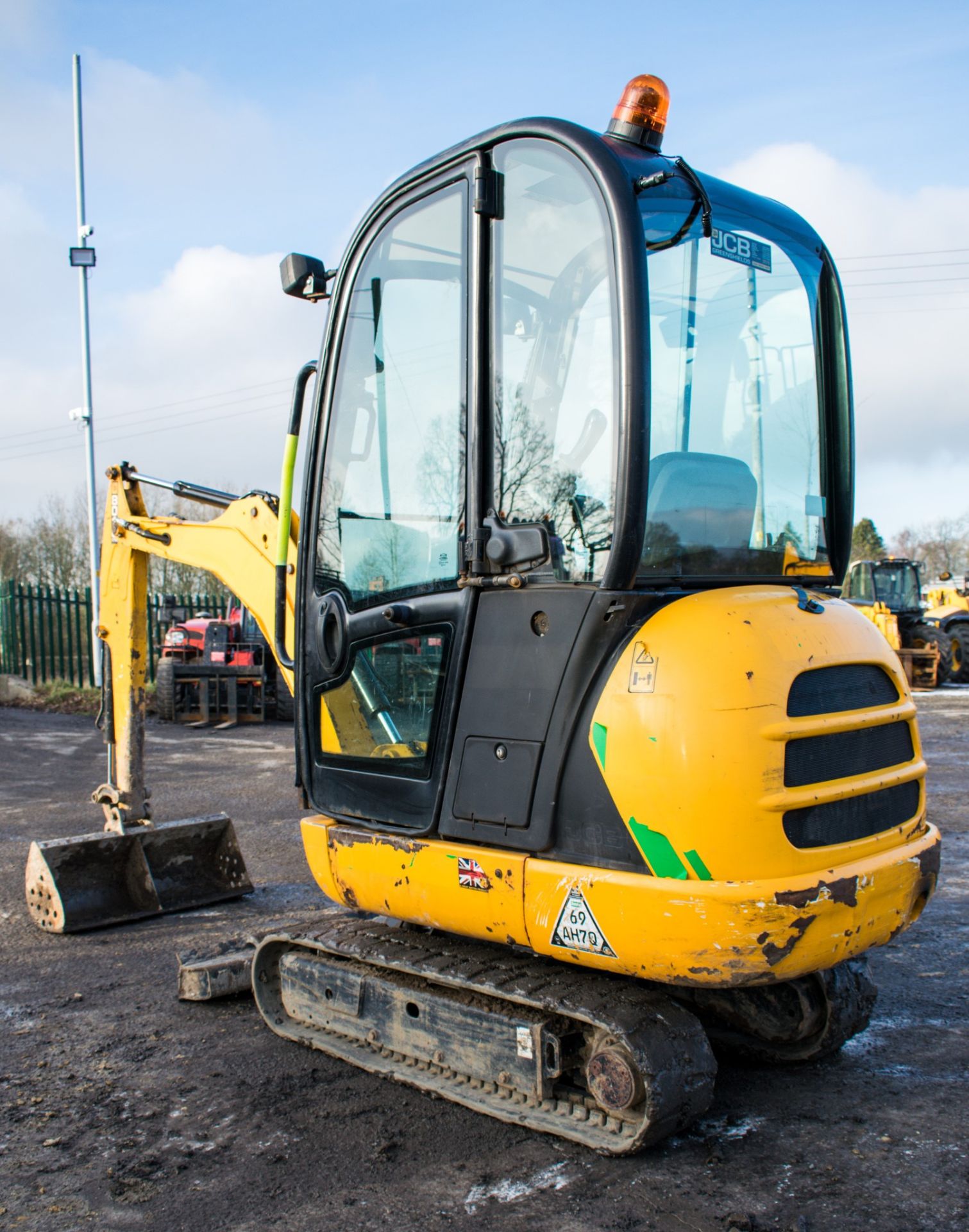 JCB 8016 CTS 1.5 tonne rubber tracked mini excavator Year: 2013 S/N: 2071359 Recorded Hours: 1984 - Image 3 of 12